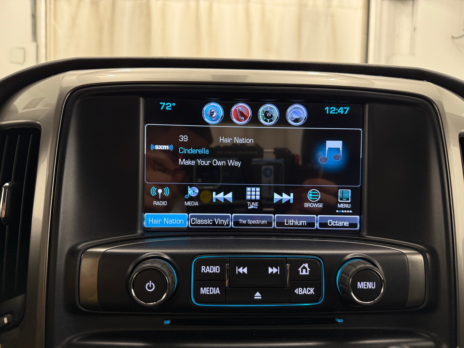 Thumbnail: 2018 Chevrolet Silverado 1500 - 3