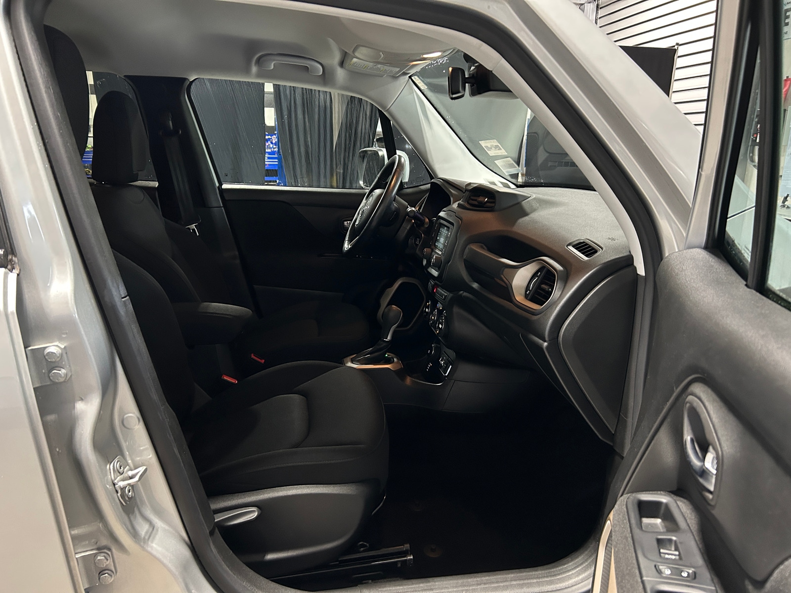 Thumbnail: 2017 Jeep Renegade - 2