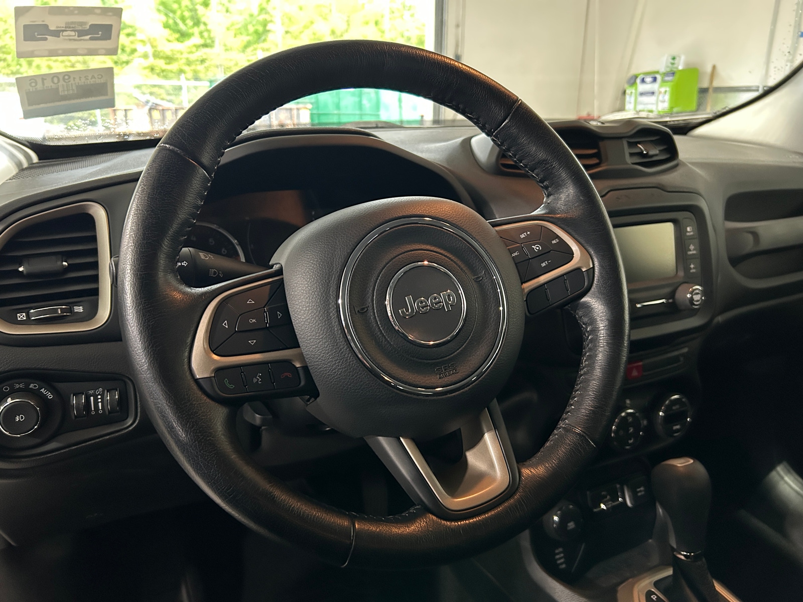 Thumbnail: 2017 Jeep Renegade - 5