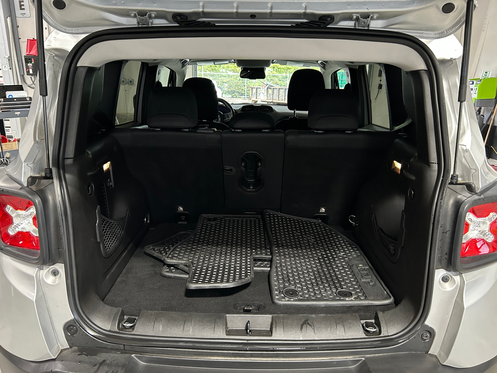 Thumbnail: 2017 Jeep Renegade - 7