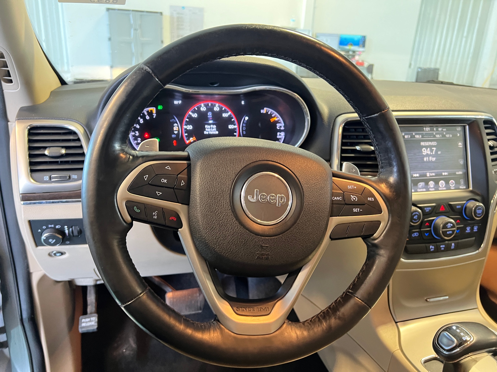Thumbnail: 2015 Jeep Grand Cherokee - 4