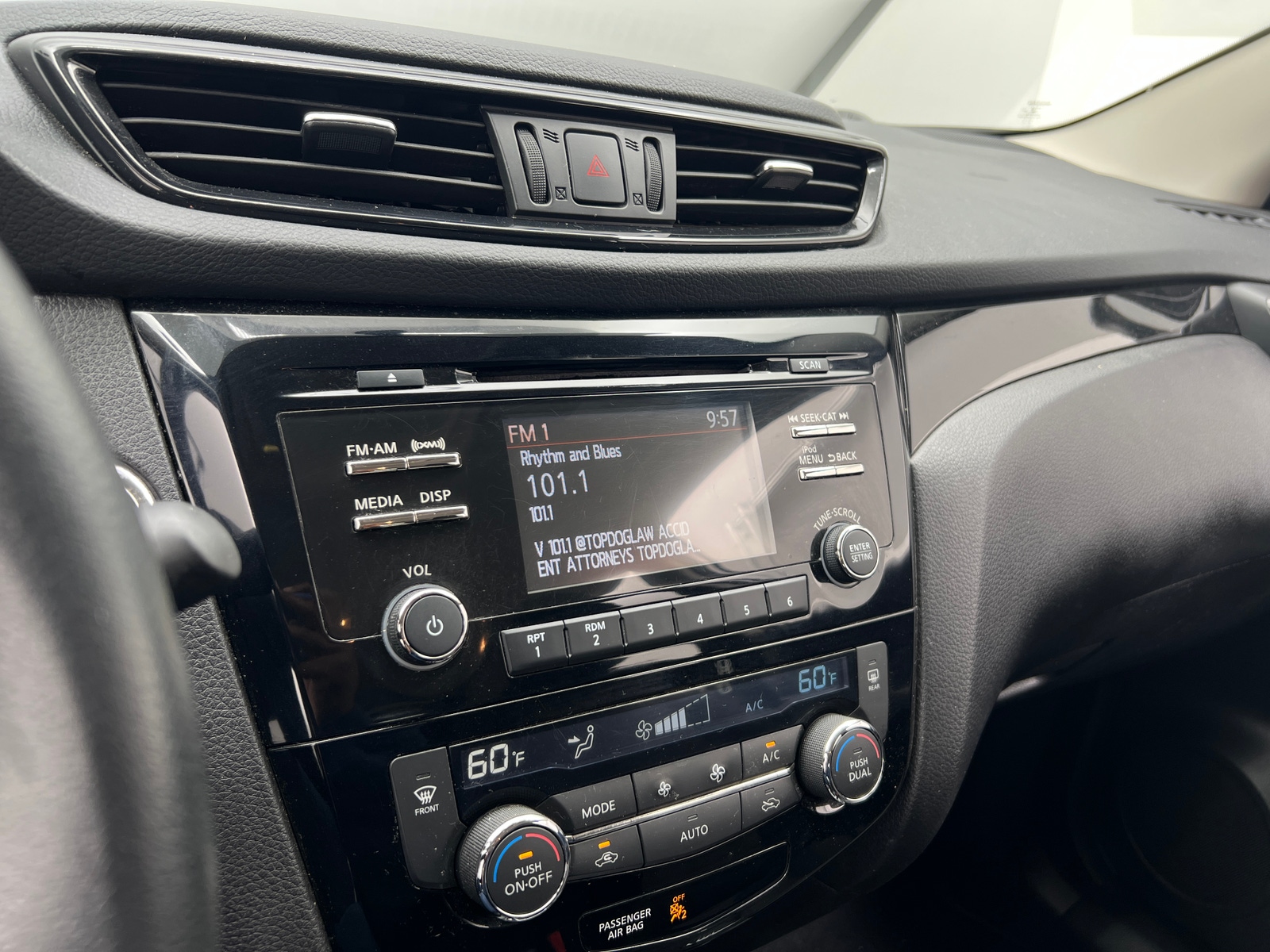 Thumbnail: 2017 Nissan Rogue Sport - 4