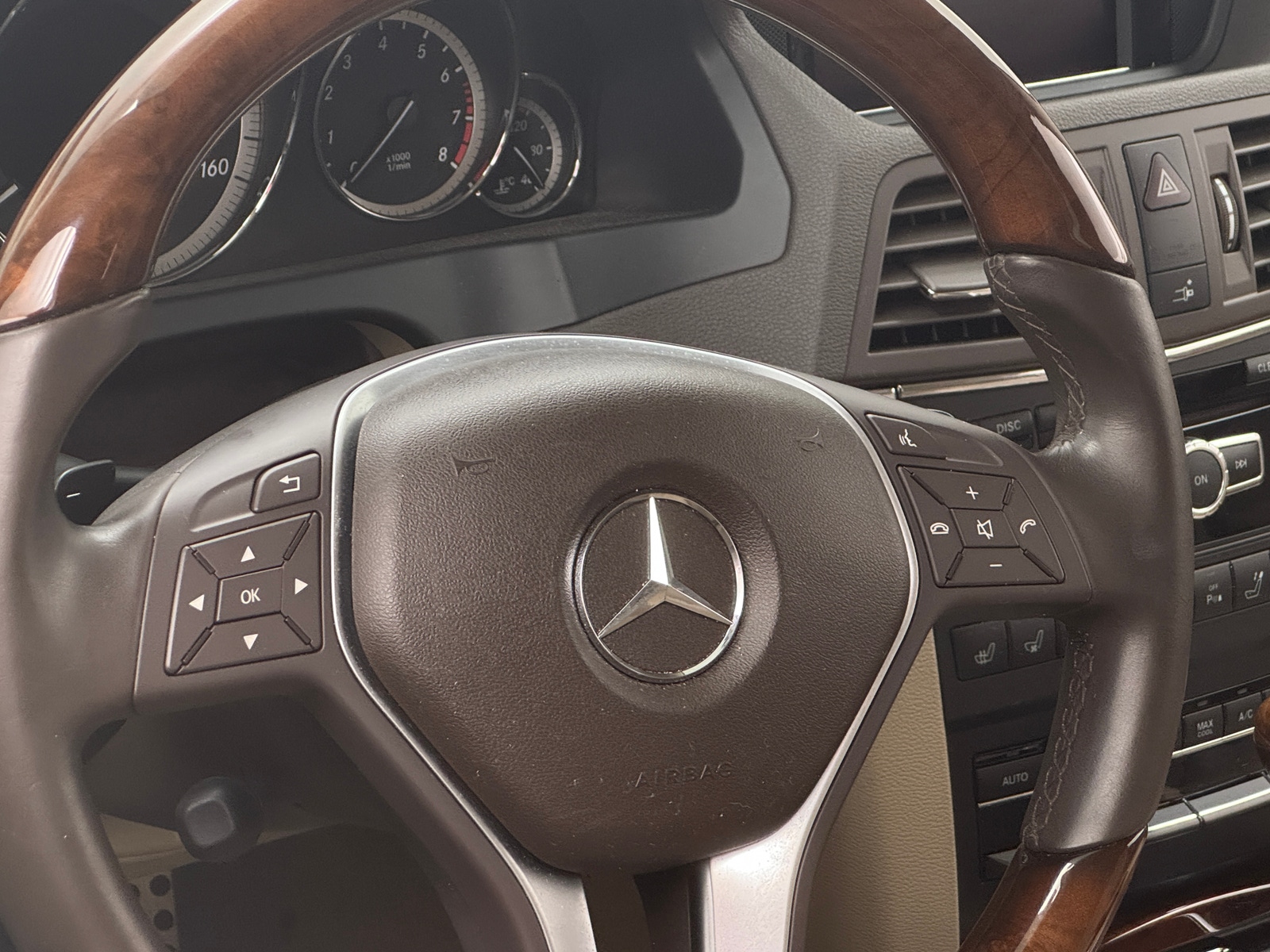 Thumbnail: 2013 Mercedes-Benz E-Class - 4