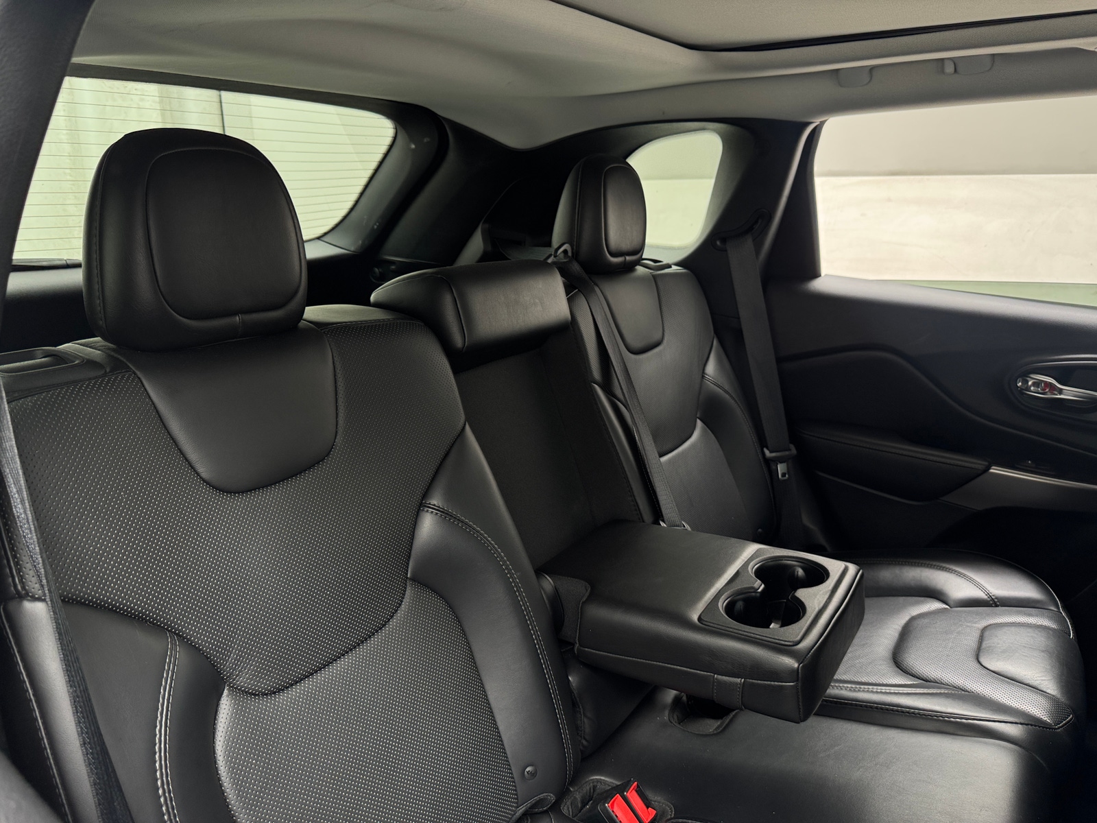 Thumbnail: 2019 Jeep Cherokee - 5