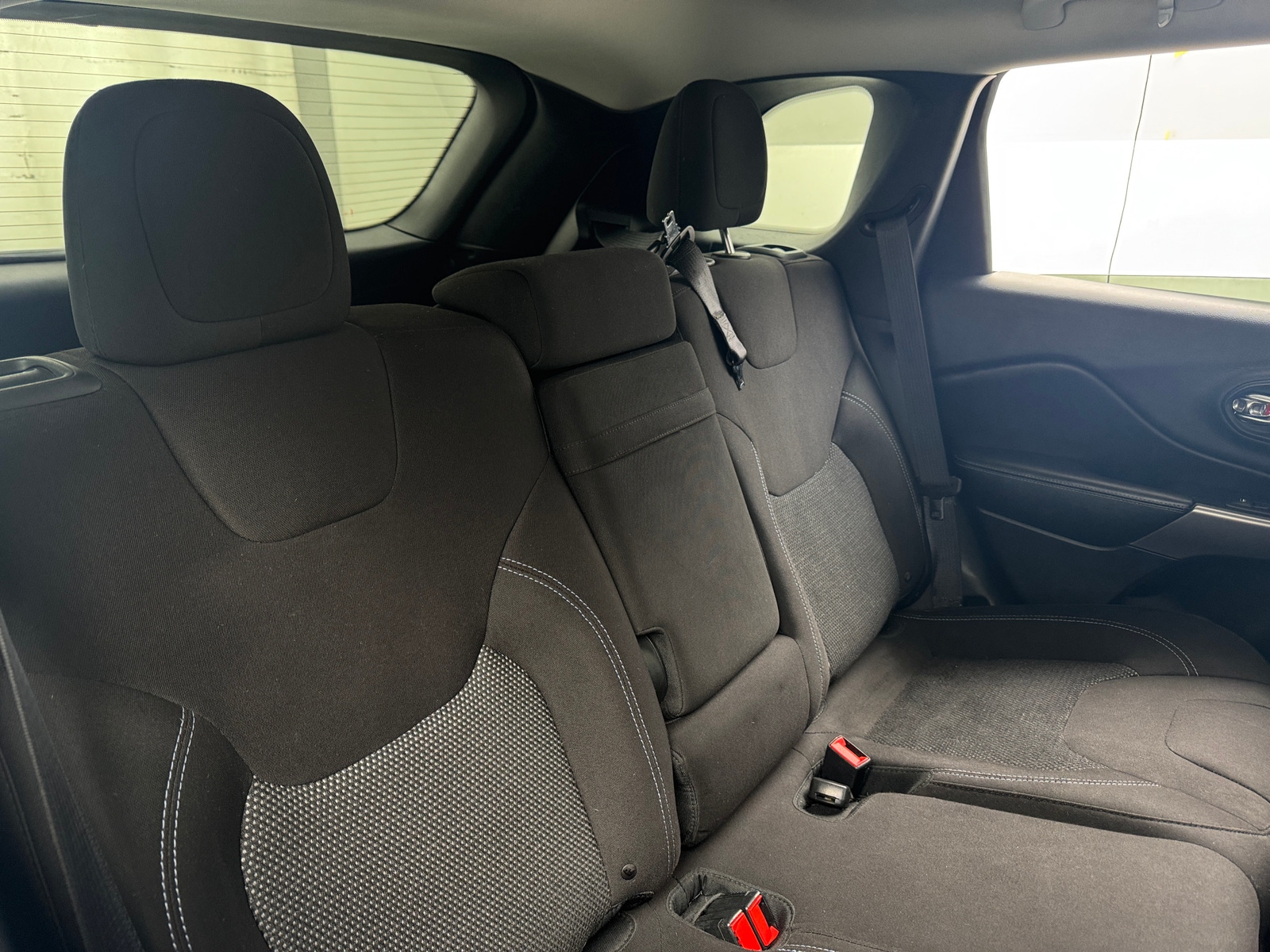 Thumbnail: 2019 Jeep Cherokee - 6