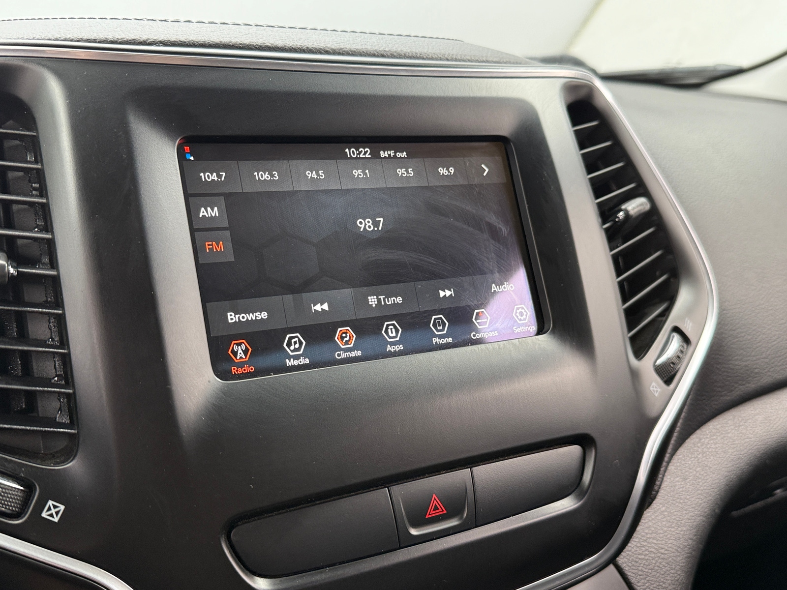 Thumbnail: 2019 Jeep Cherokee - 4