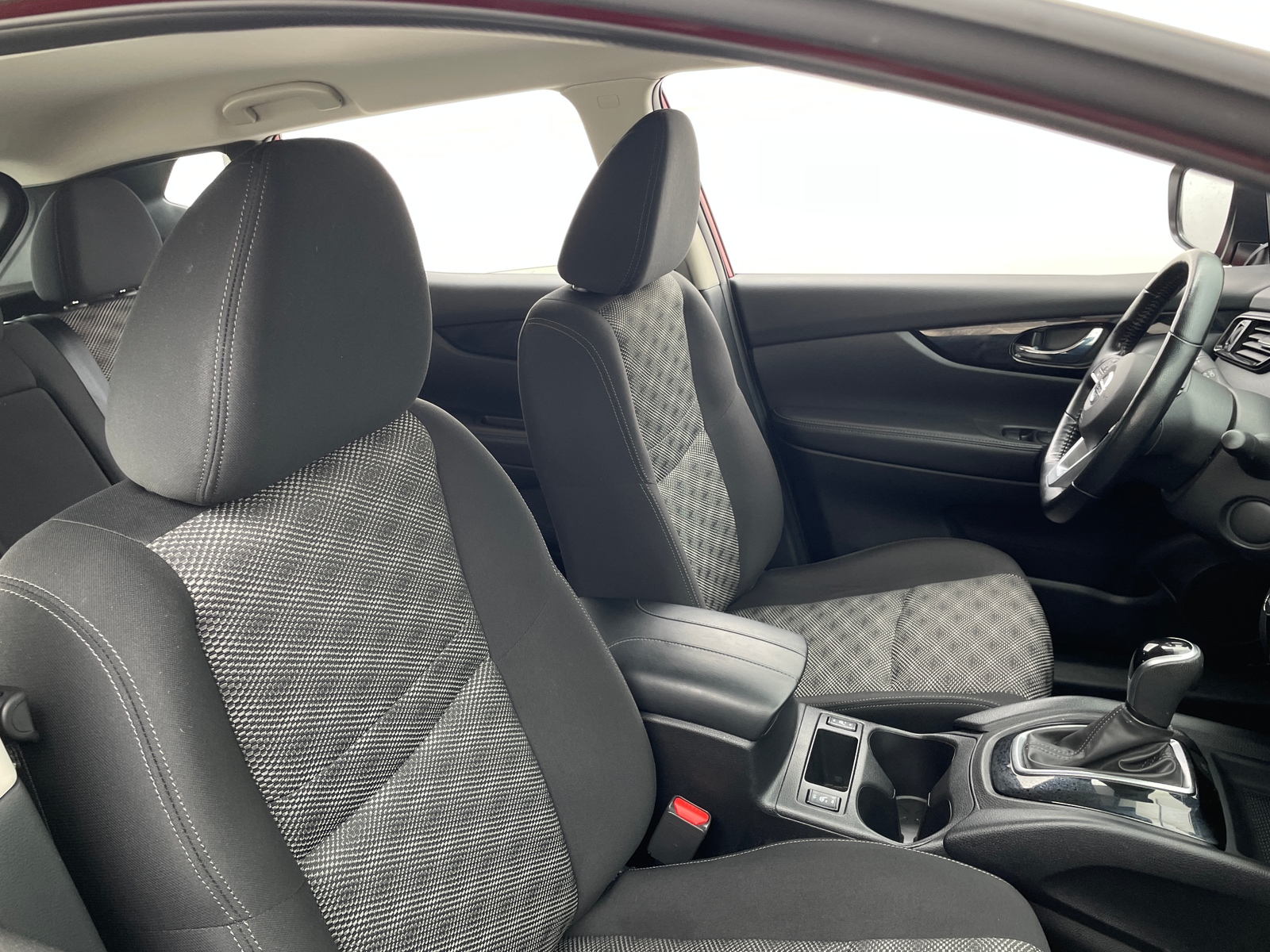 Thumbnail: 2021 Nissan Rogue Sport - 2