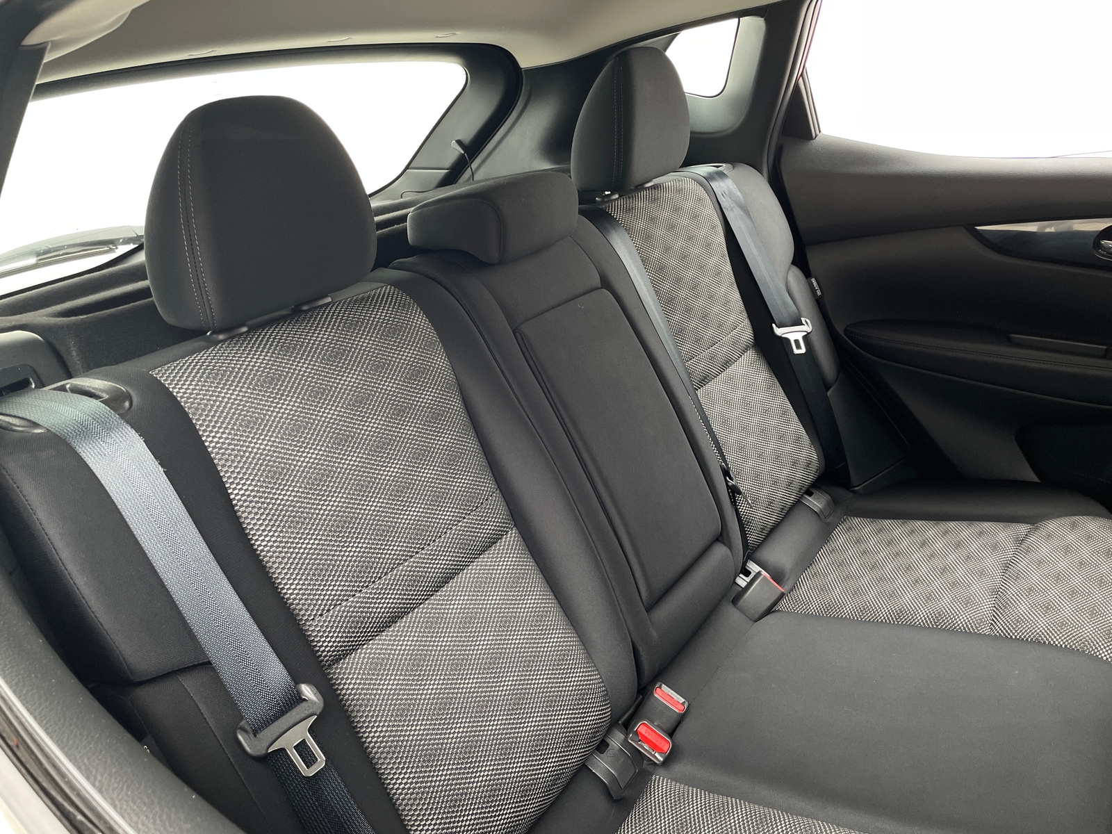 Thumbnail: 2021 Nissan Rogue Sport - 6