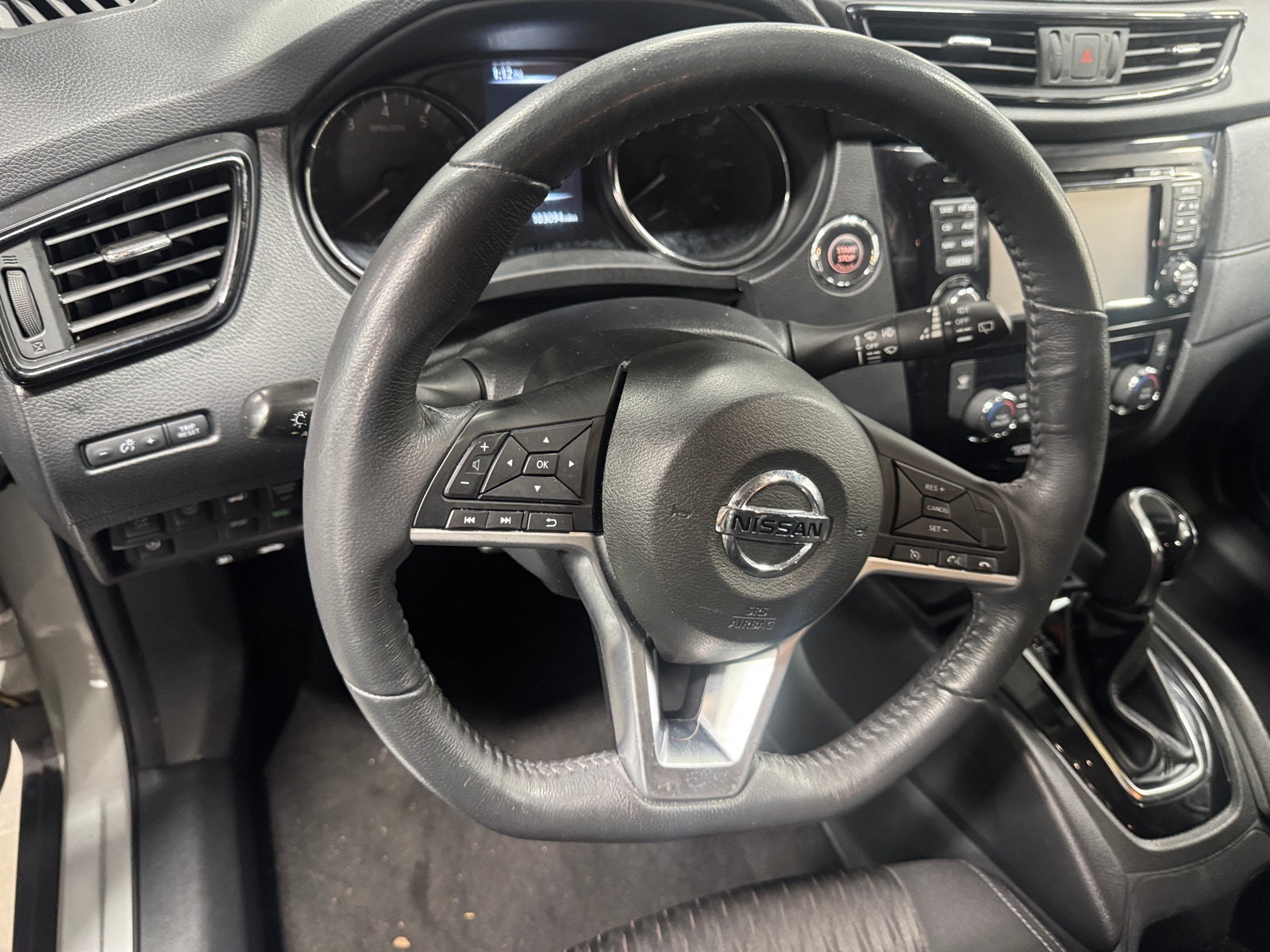 Thumbnail: 2017 Nissan Rogue - 5