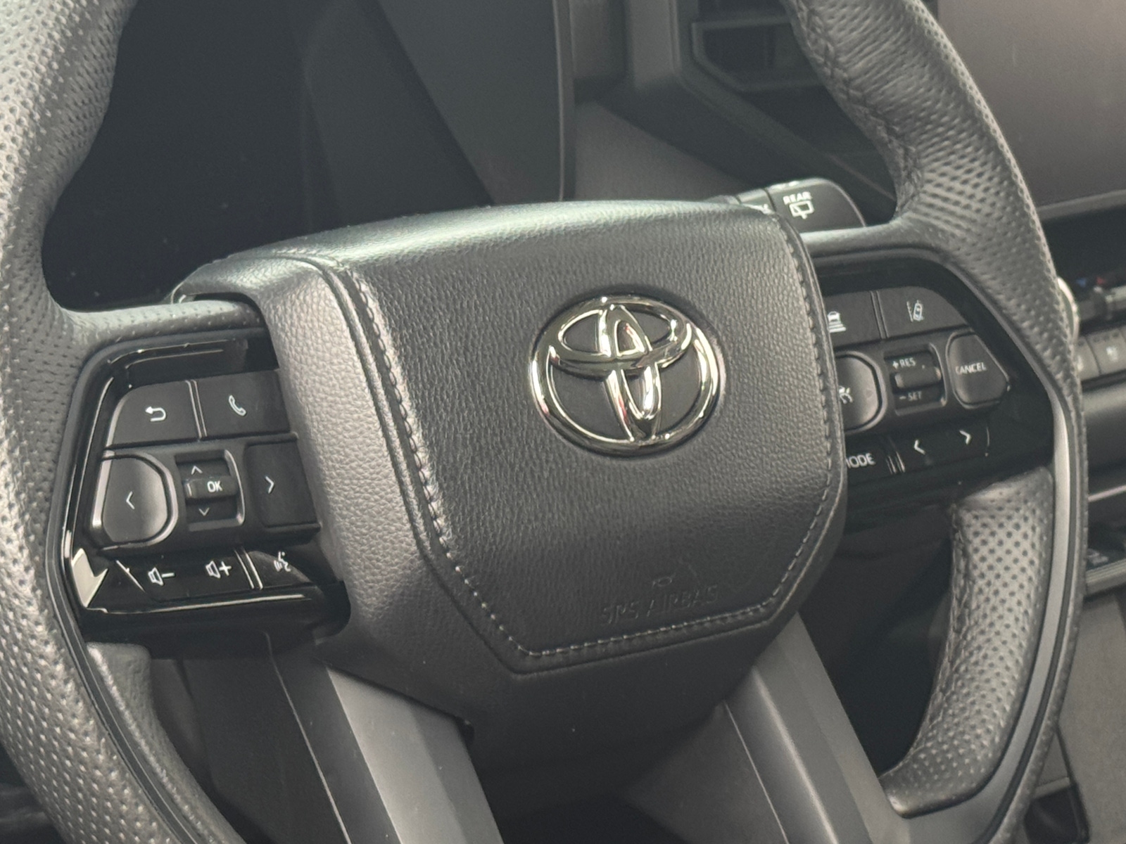 Thumbnail: 2023 Toyota Sequoia - 4