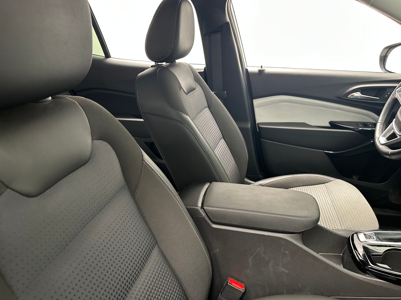 Thumbnail: 2024 Chevrolet Trax - 2