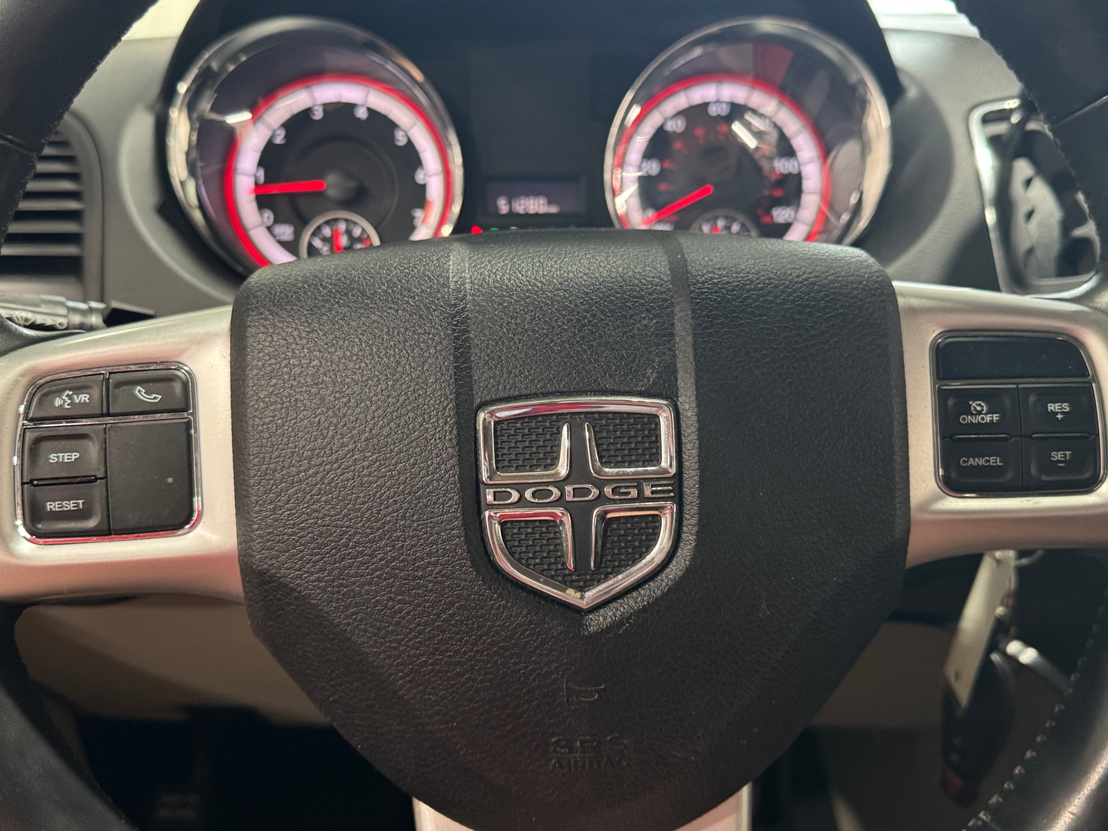Thumbnail: 2017 Dodge Grand Caravan - 5