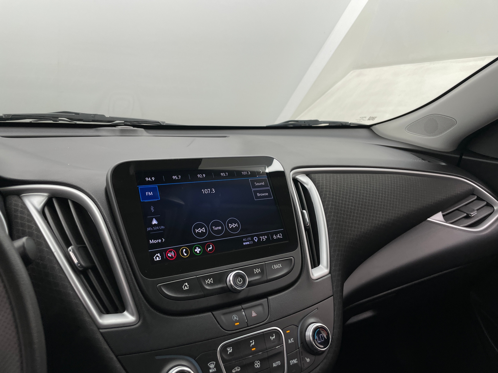 Thumbnail: 2024 Chevrolet Malibu - 4