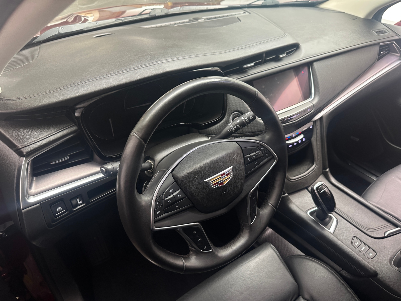 Thumbnail: 2017 Cadillac XT5 - 2