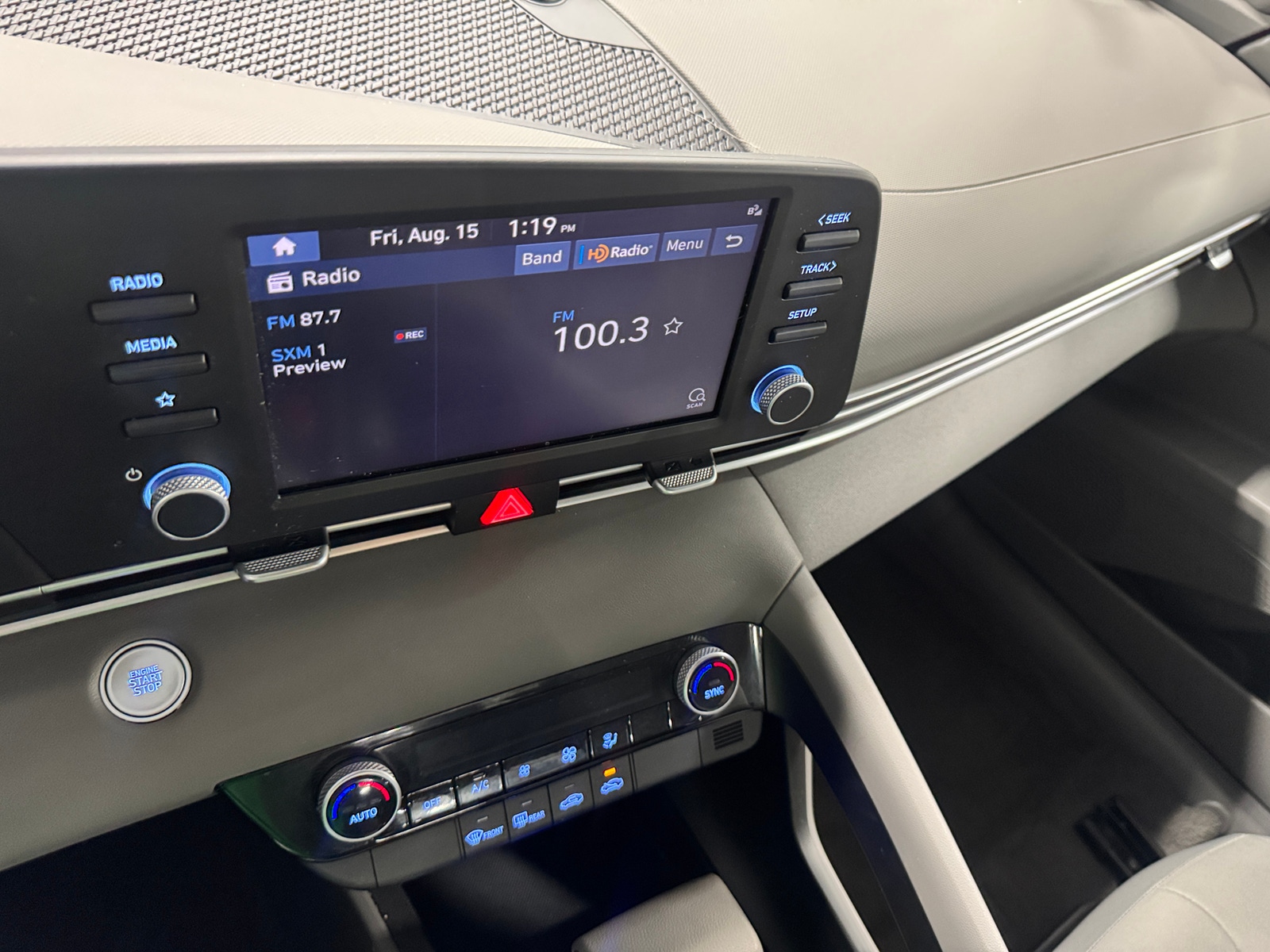 Thumbnail: 2023 Hyundai Elantra - 4