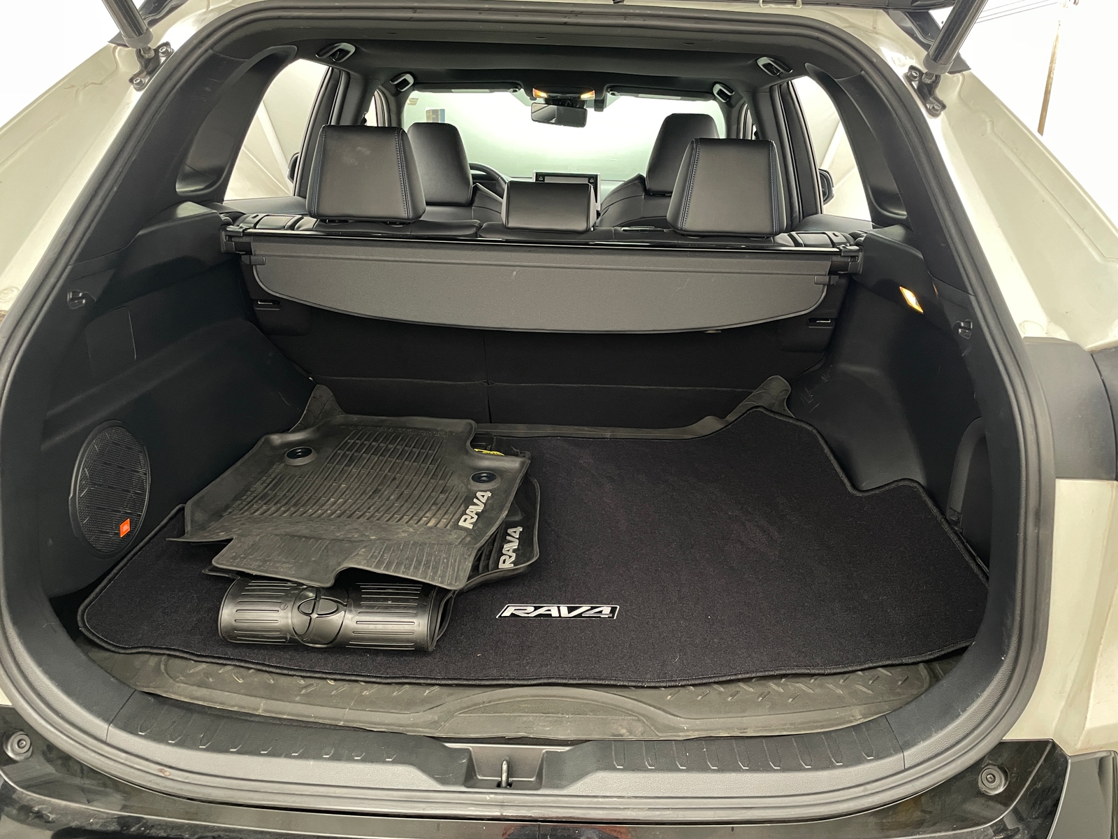 Thumbnail: 2019 Toyota RAV4 - 6