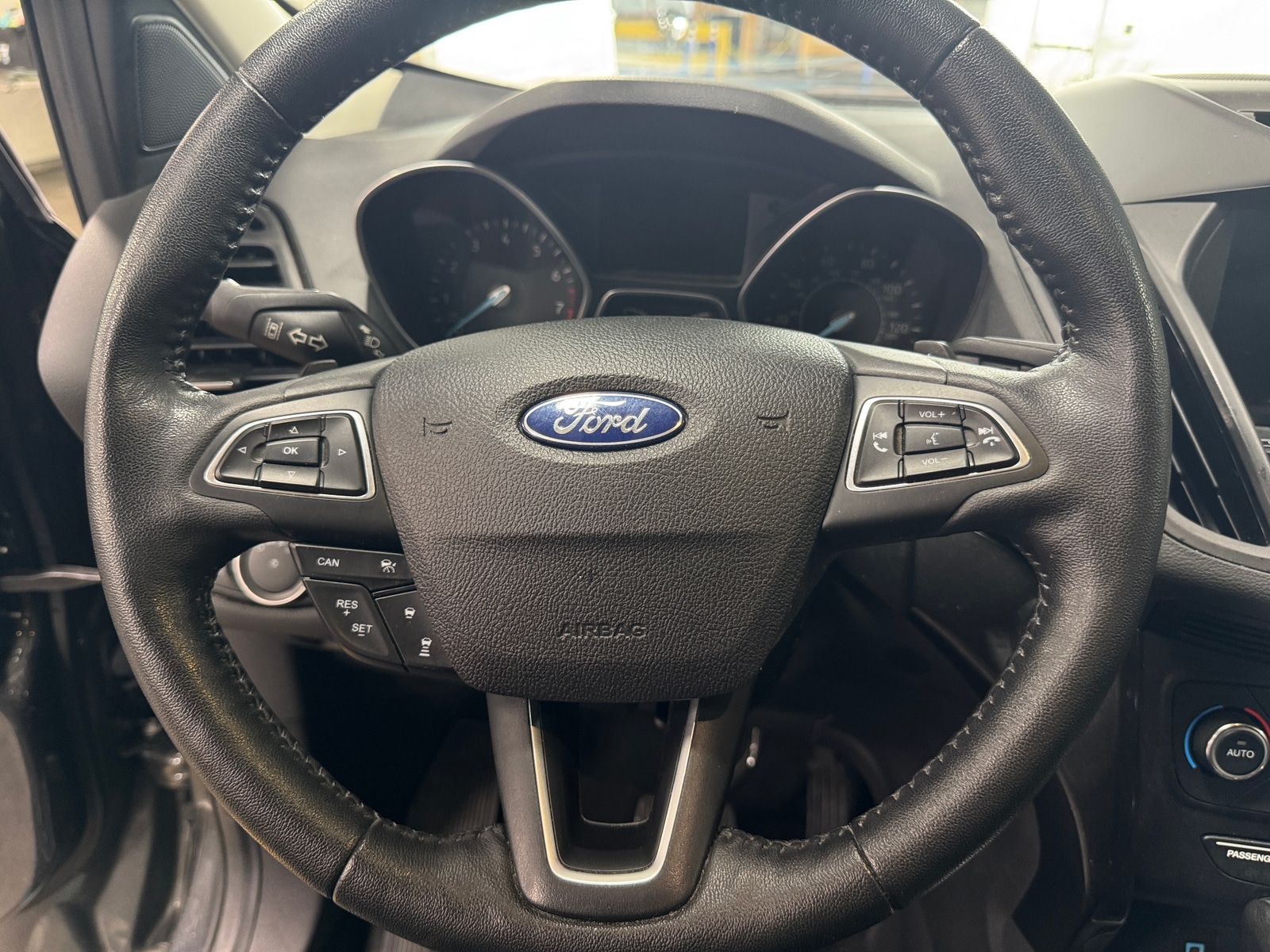 Thumbnail: 2017 Ford Escape - 4