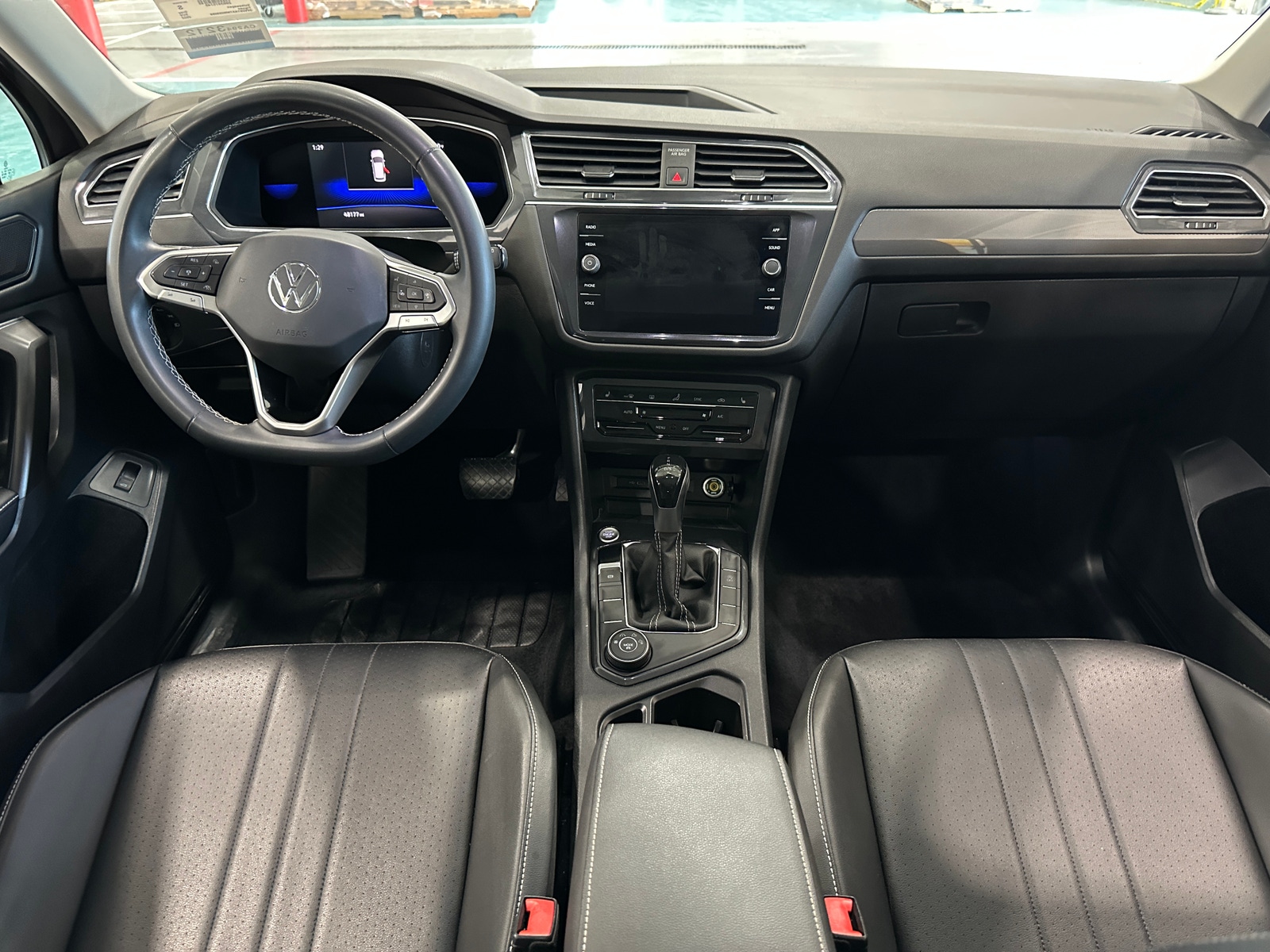 Thumbnail: 2022 Volkswagen Tiguan - 2