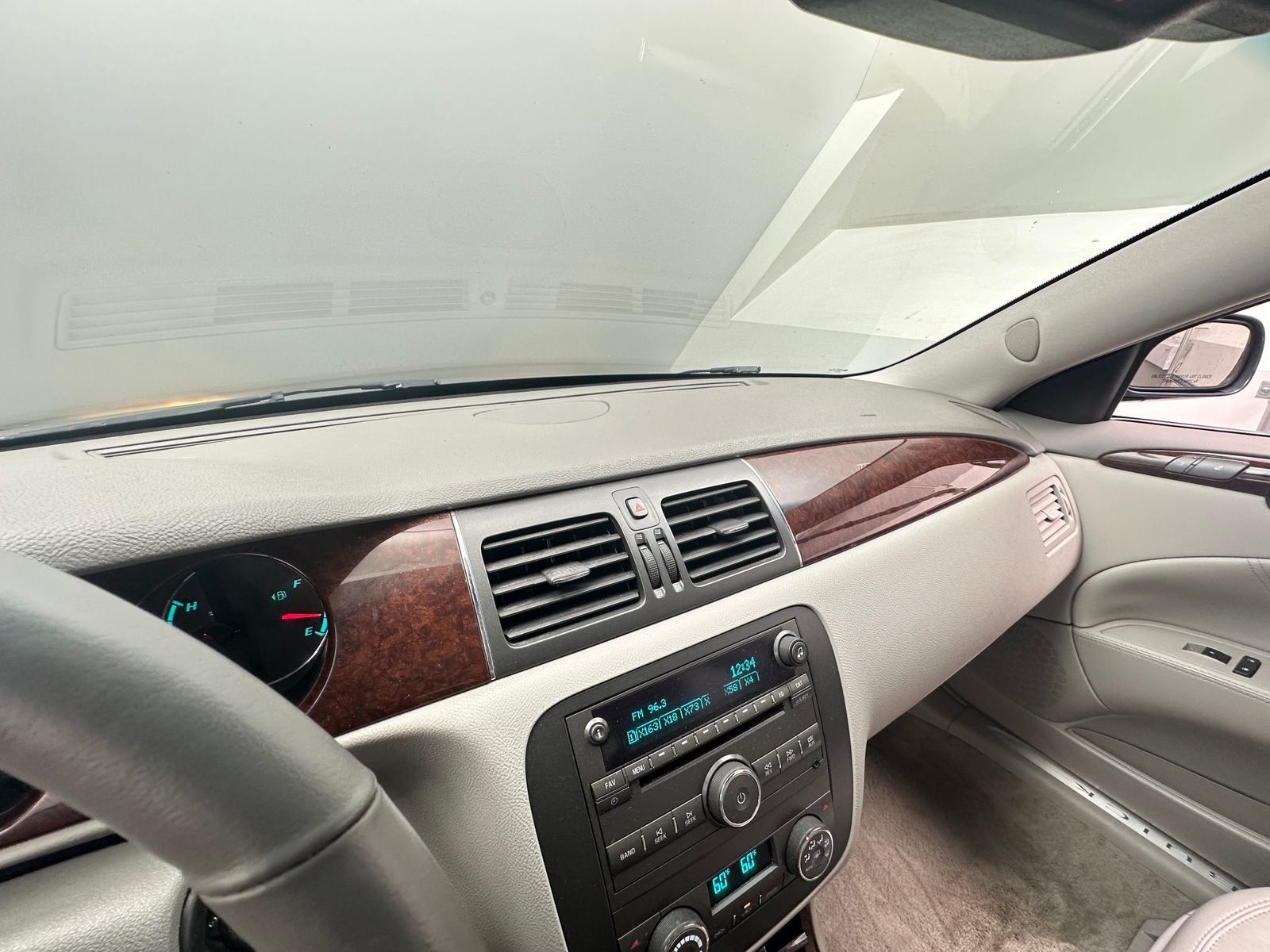 Thumbnail: 2010 Buick Lucerne - 2
