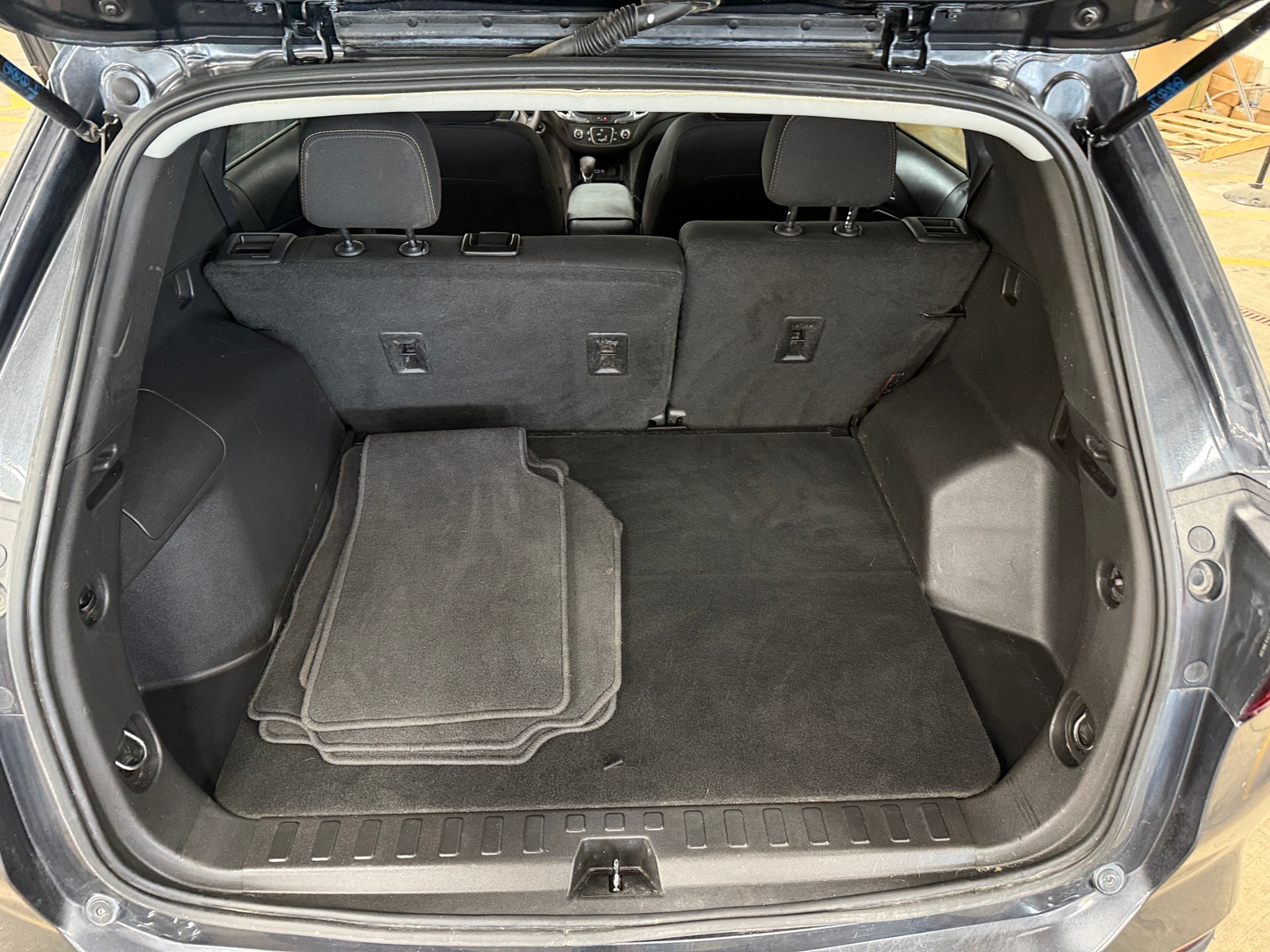 Thumbnail: 2023 Chevrolet Equinox - 7