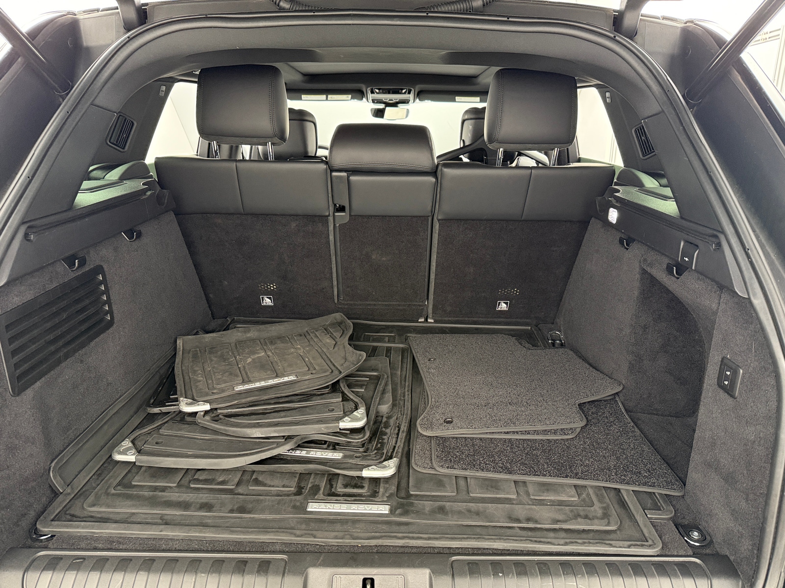 Thumbnail: 2020 Land Rover Range Rover Sport - 6