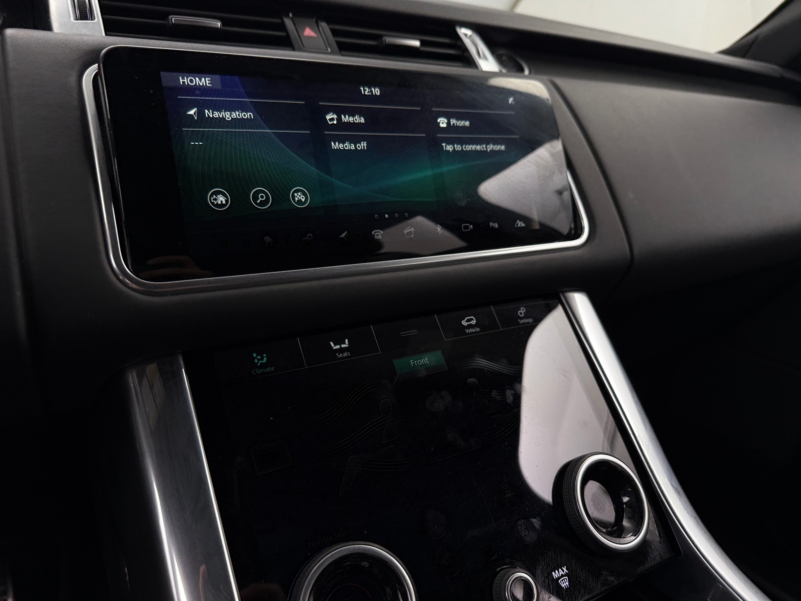 Thumbnail: 2020 Land Rover Range Rover Sport - 3