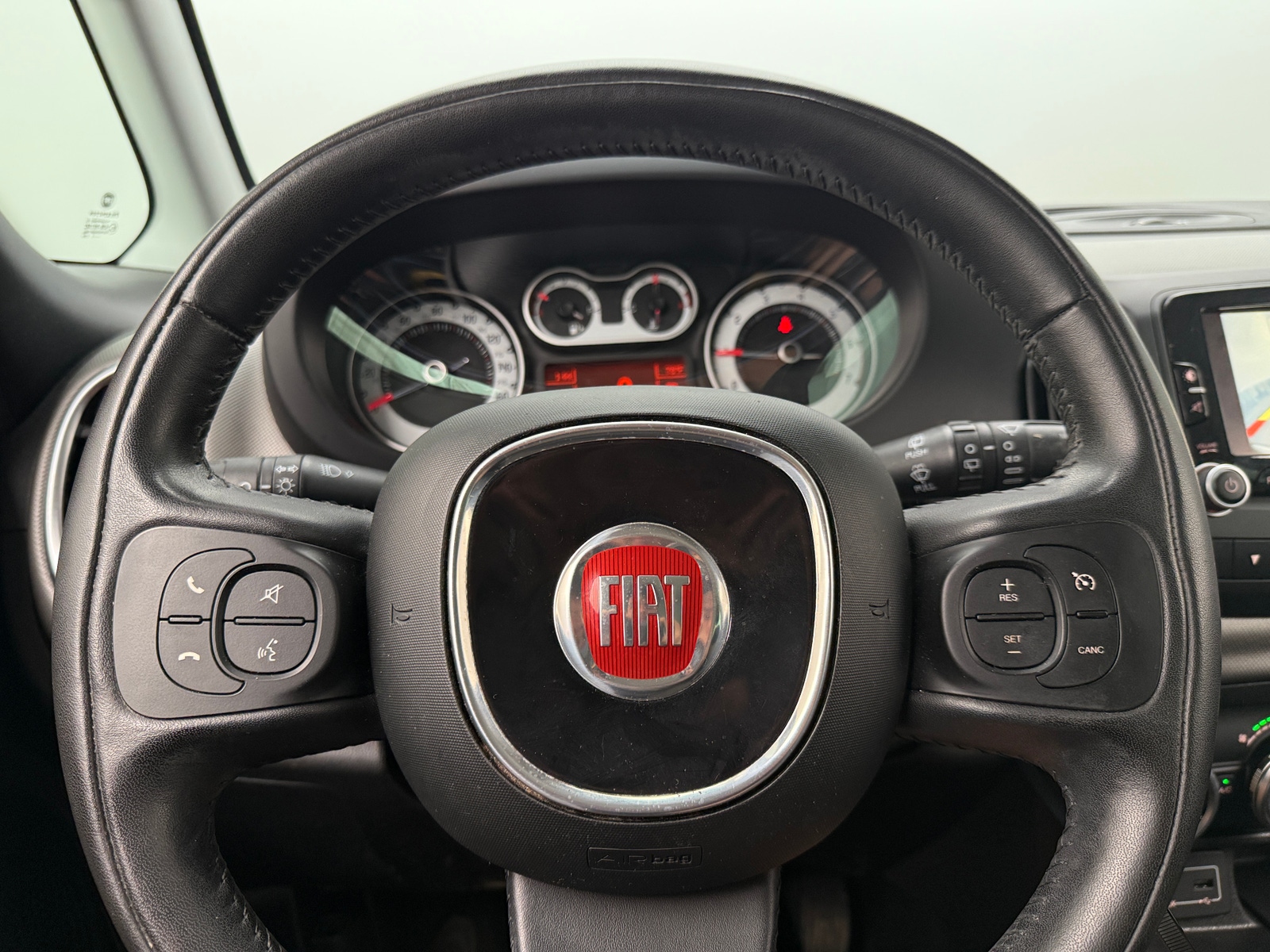 Thumbnail: 2016 Fiat 500L - 5