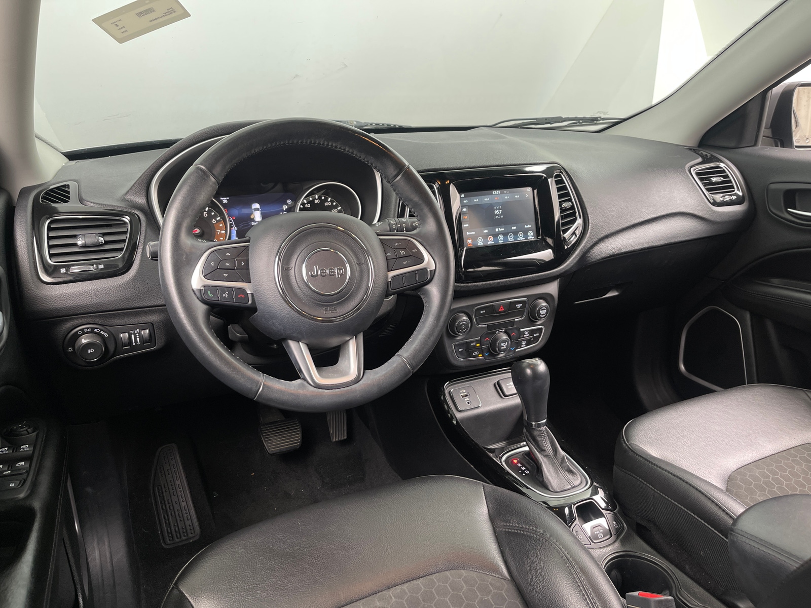 Thumbnail: 2018 Jeep Compass - 3