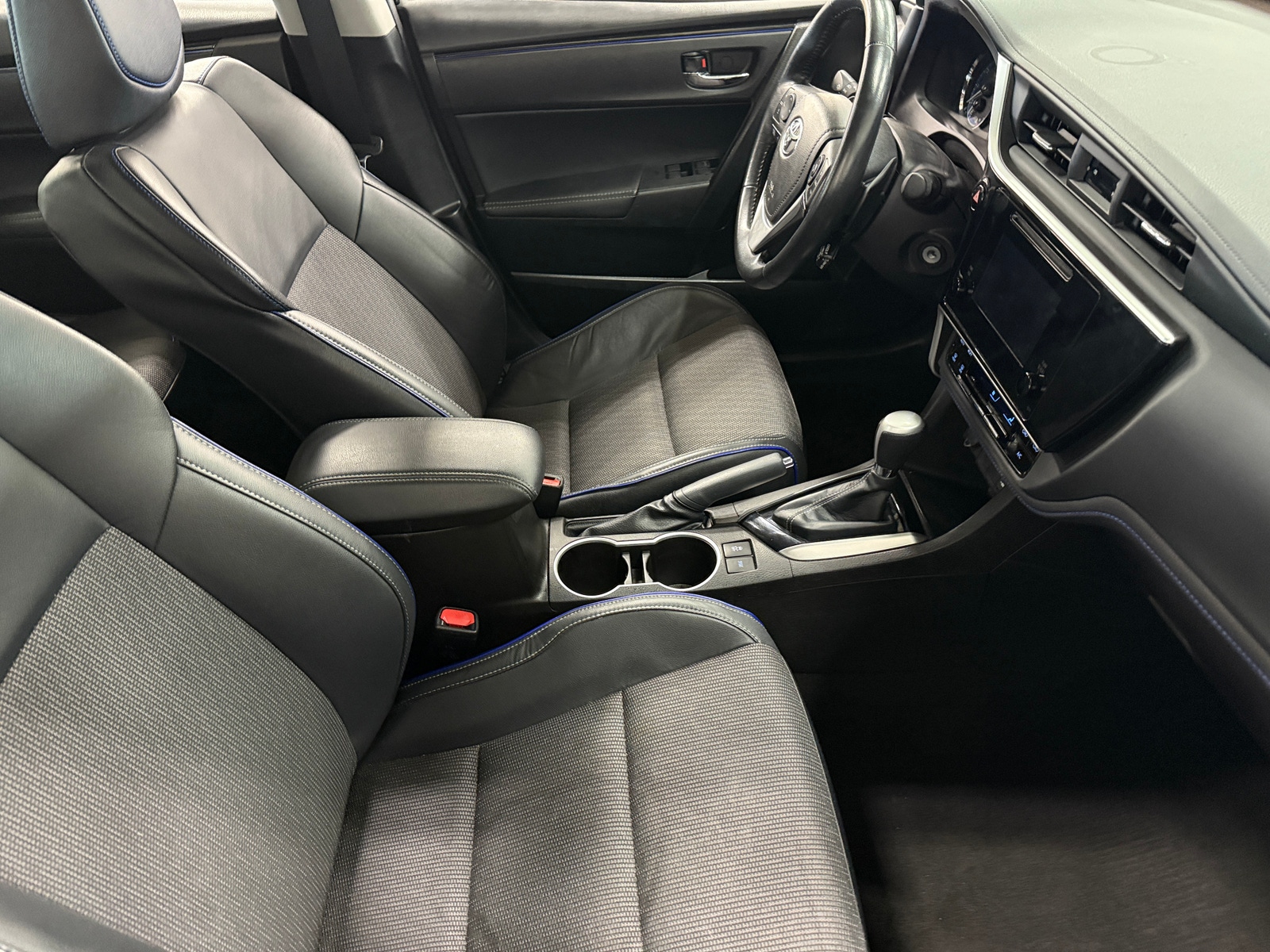 Thumbnail: 2018 Toyota Corolla - 2