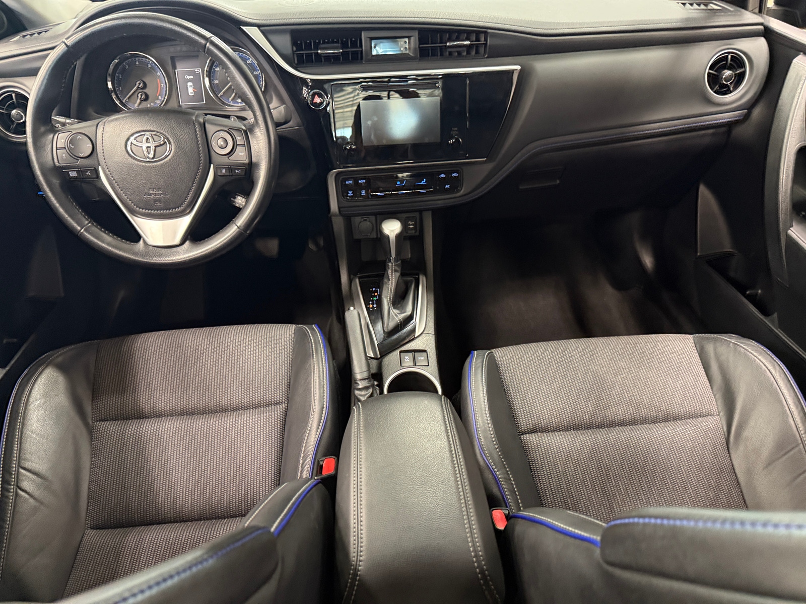 Thumbnail: 2018 Toyota Corolla - 3