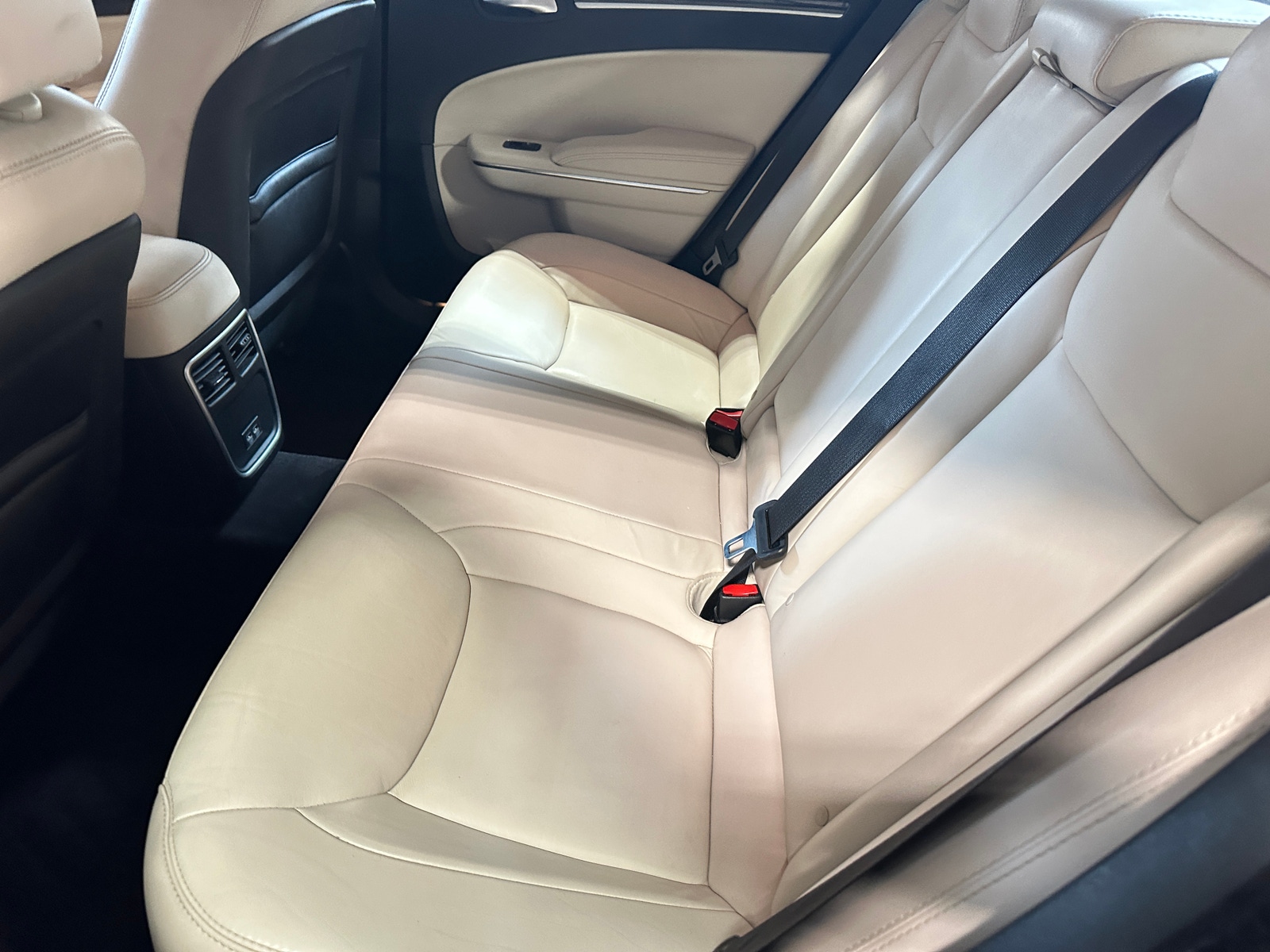 Thumbnail: 2017 Chrysler 300 - 5
