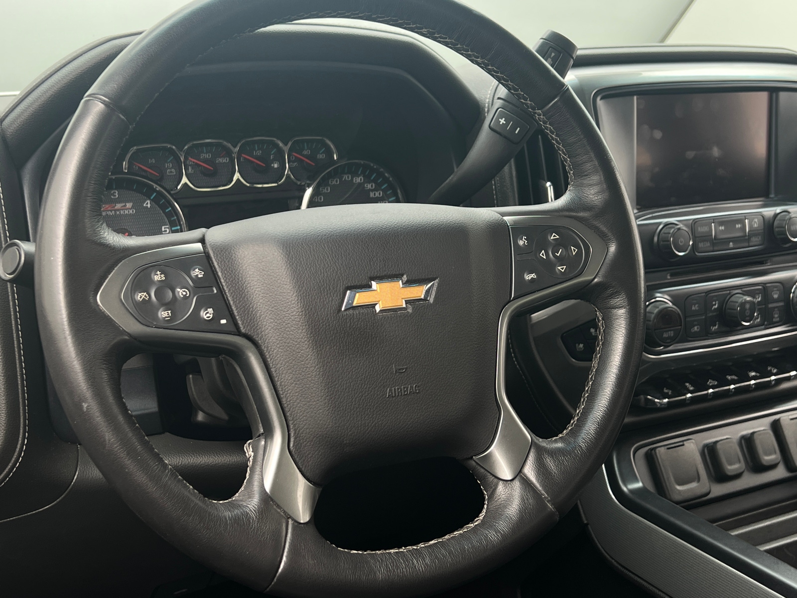 Thumbnail: 2018 Chevrolet Silverado 1500 - 4