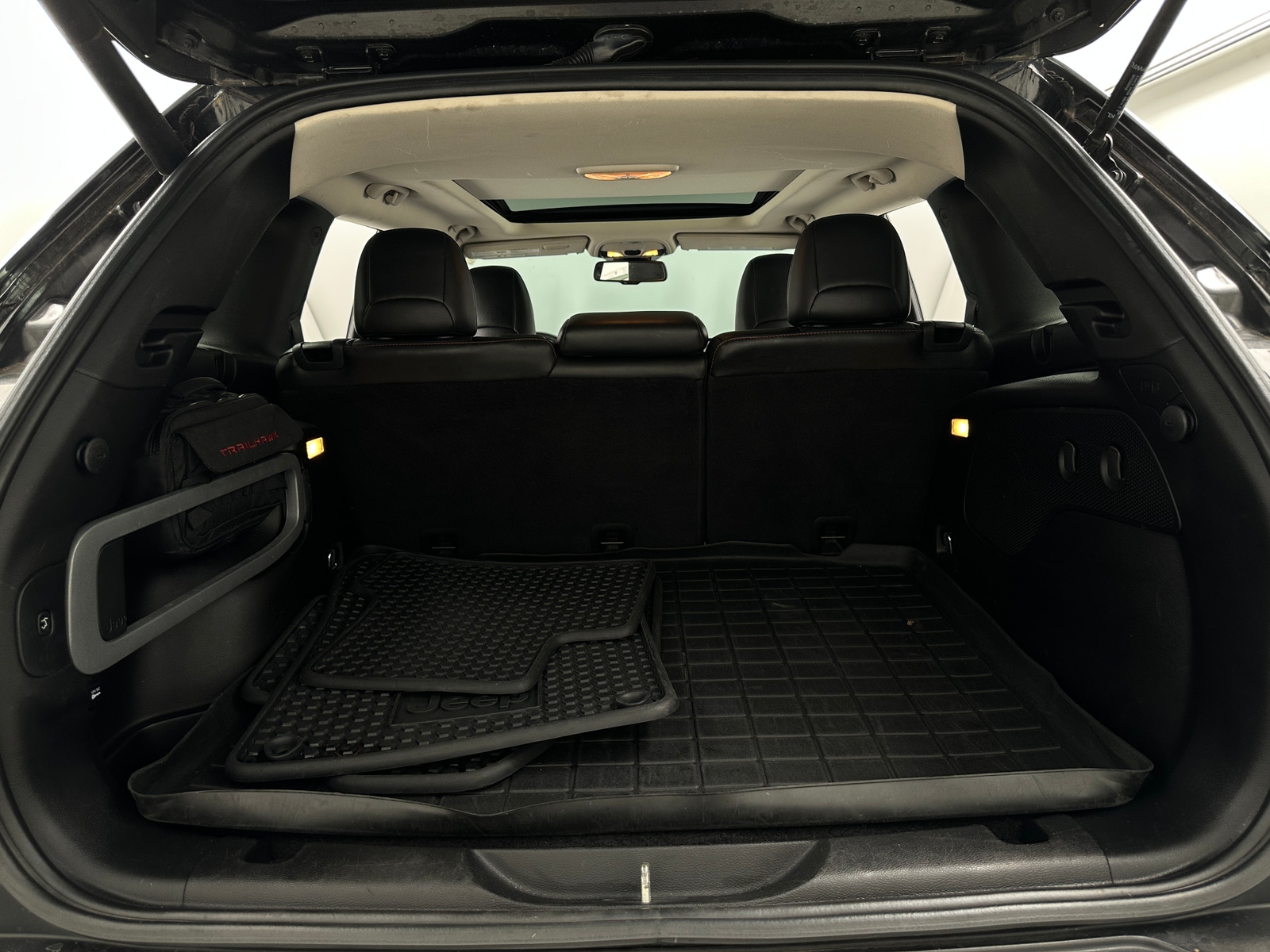 Thumbnail: 2015 Jeep Cherokee - 7