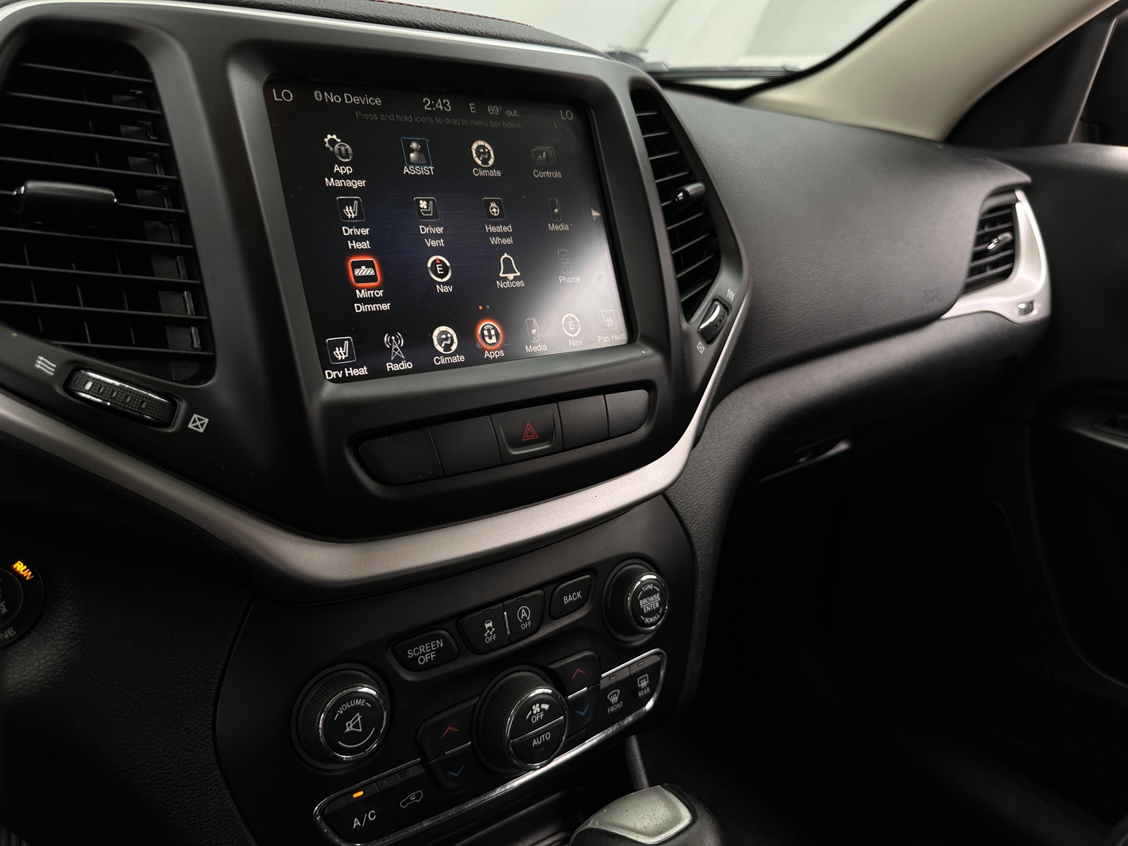 Thumbnail: 2015 Jeep Cherokee - 4