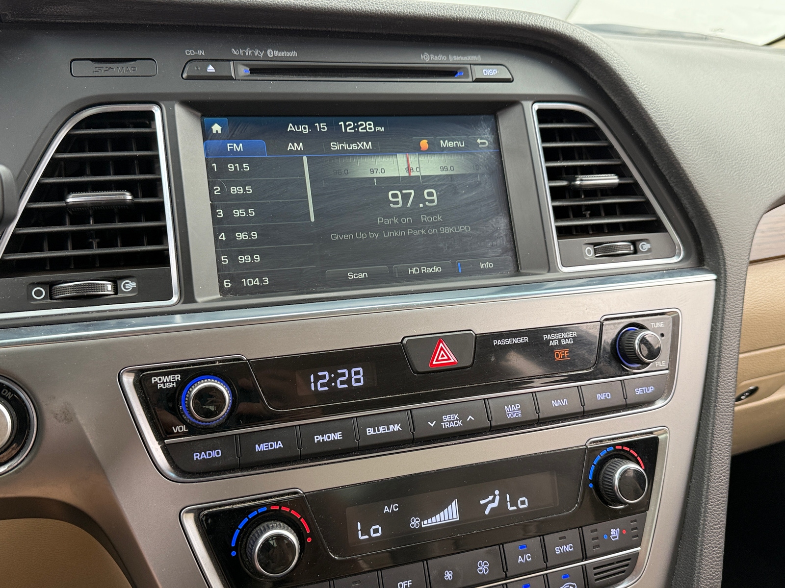 Thumbnail: 2016 Hyundai Sonata - 3