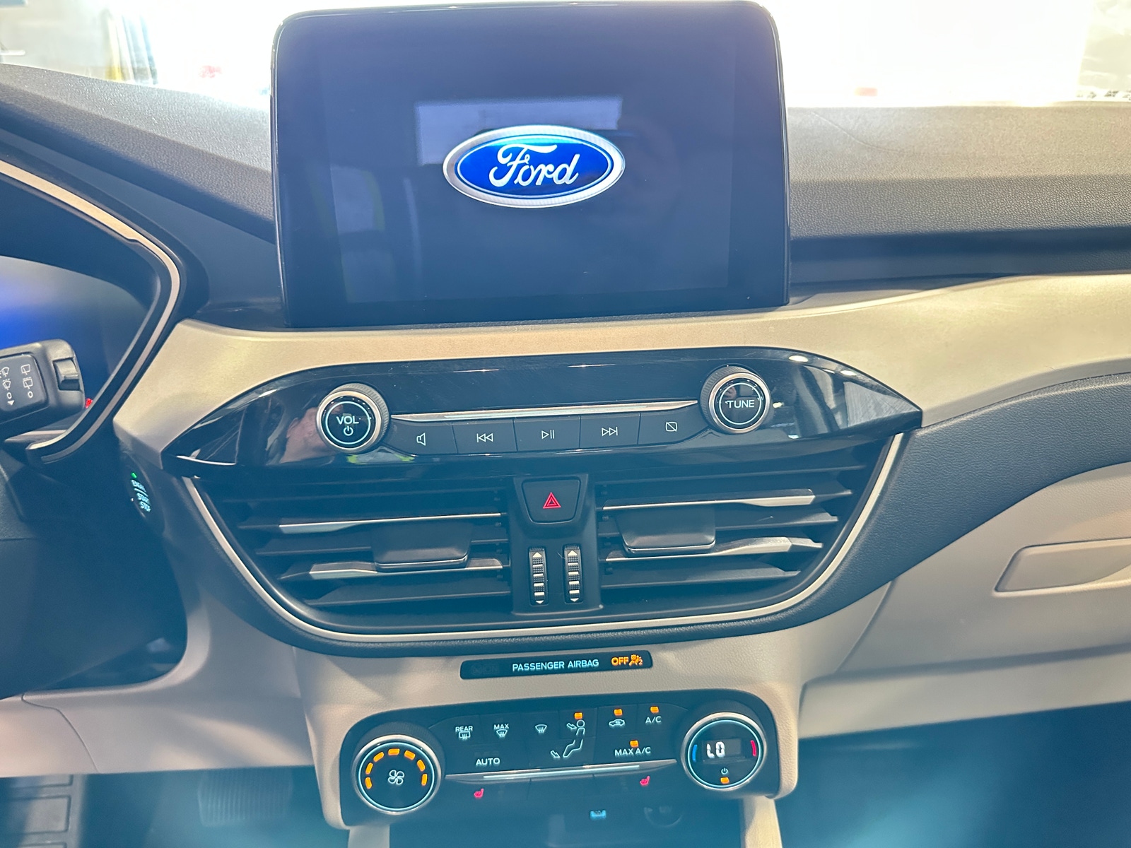 Thumbnail: 2020 Ford Escape - 4