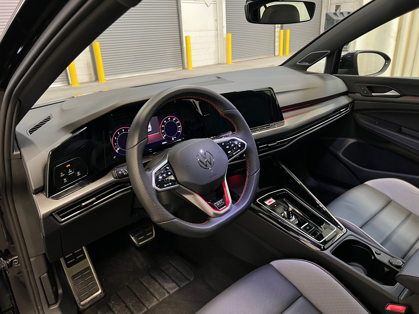 Thumbnail: 2023 Volkswagen Golf - 2