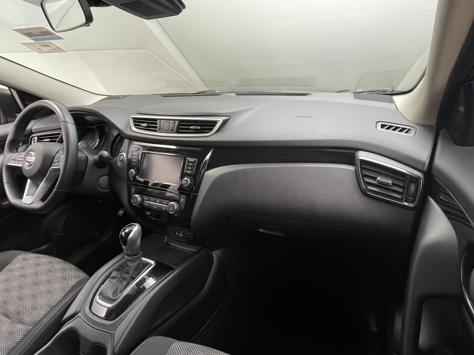 Thumbnail: 2022 Nissan Rogue Sport - 3