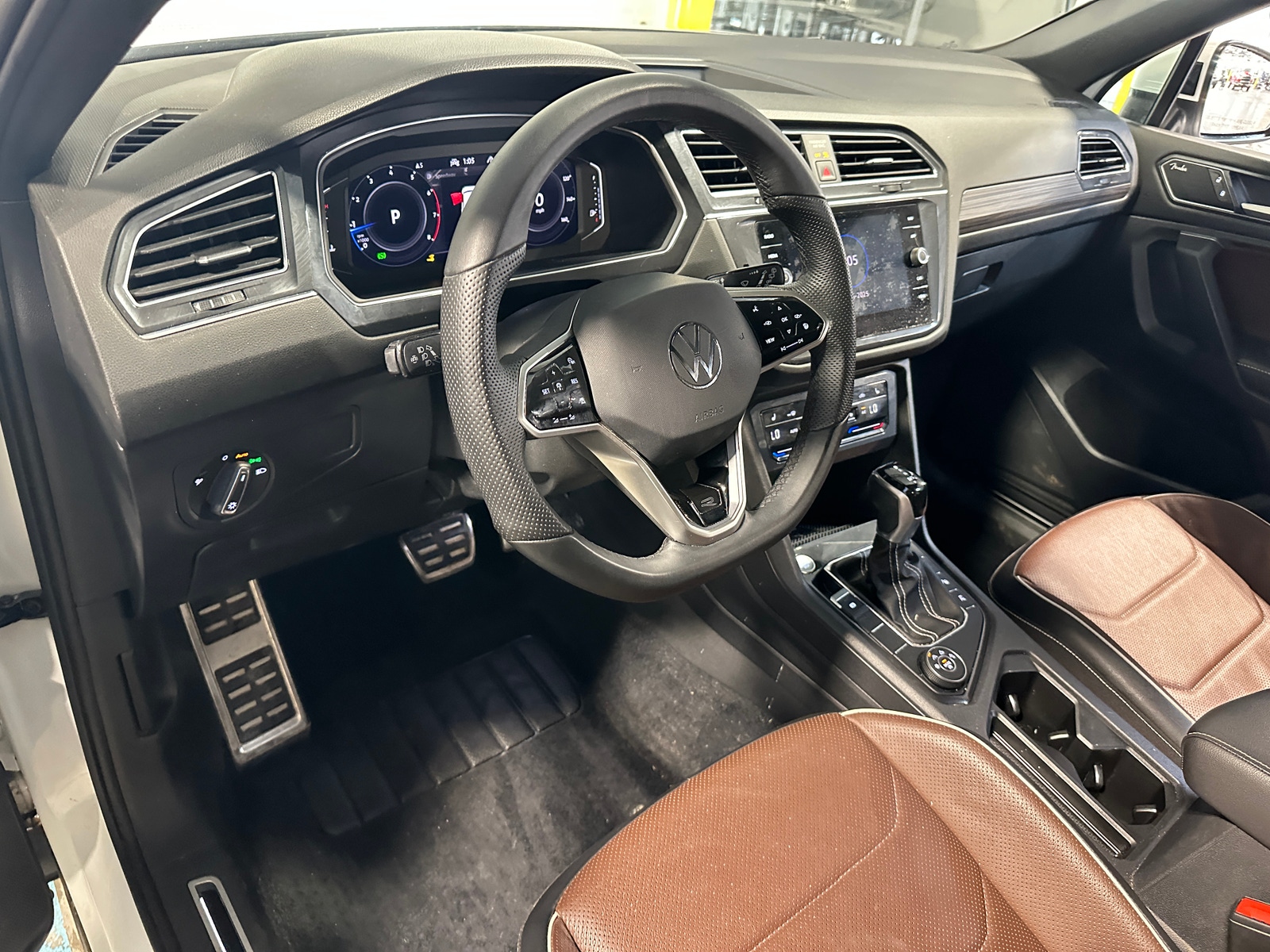 Thumbnail: 2022 Volkswagen Tiguan - 2