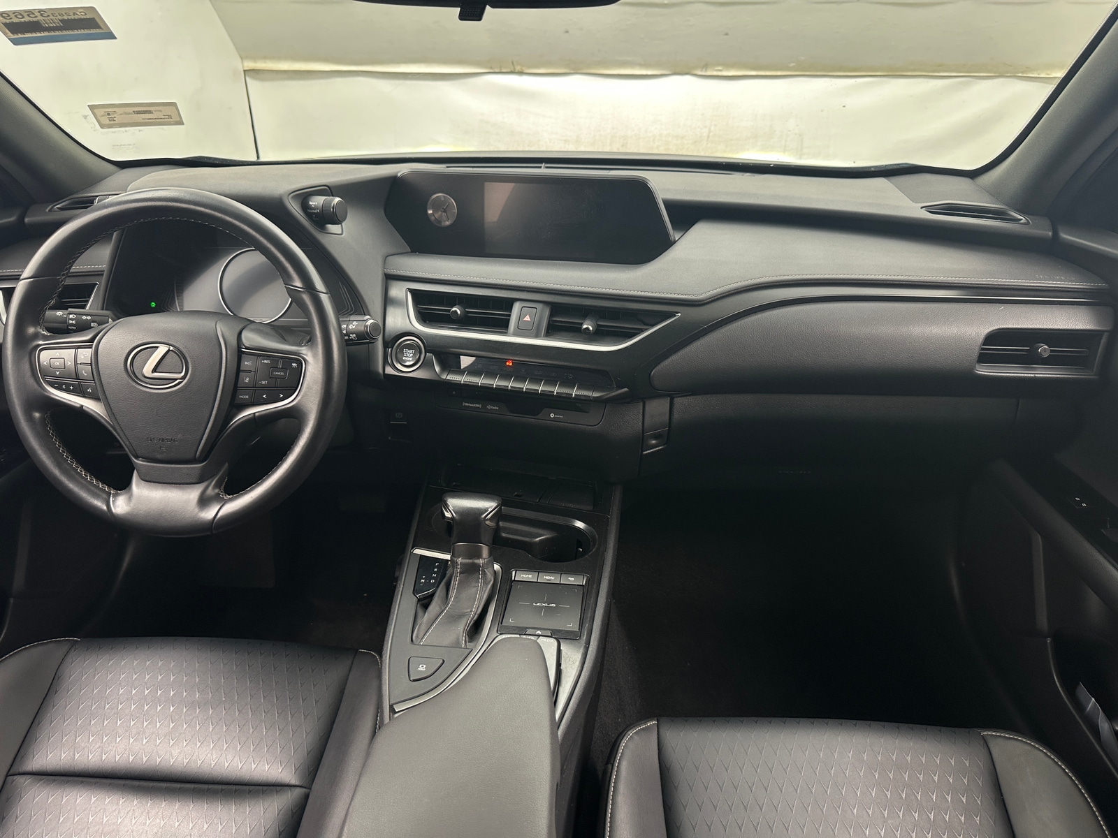 Thumbnail: 2019 Lexus UX - 2