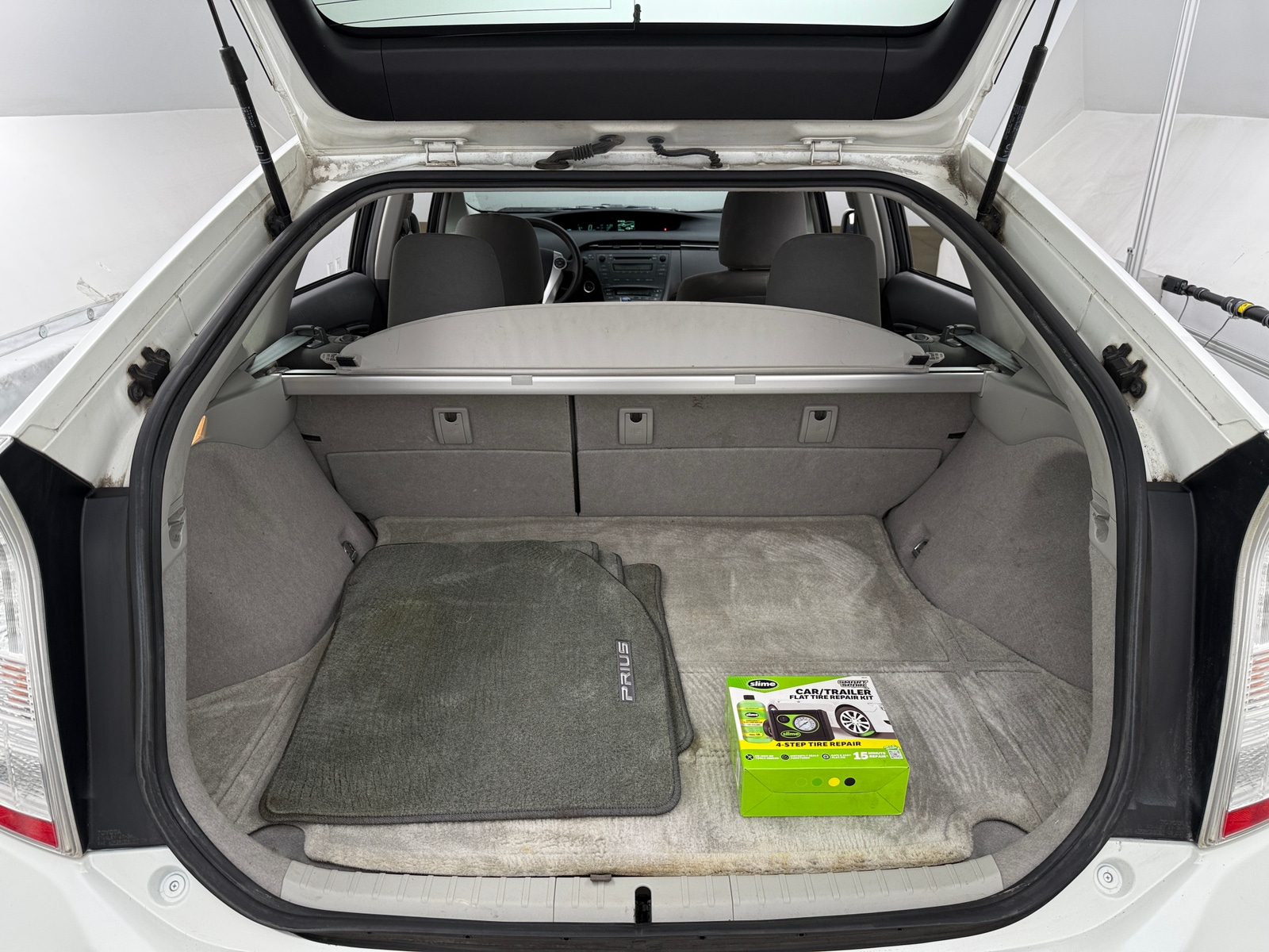 Thumbnail: 2011 Toyota Prius - 7