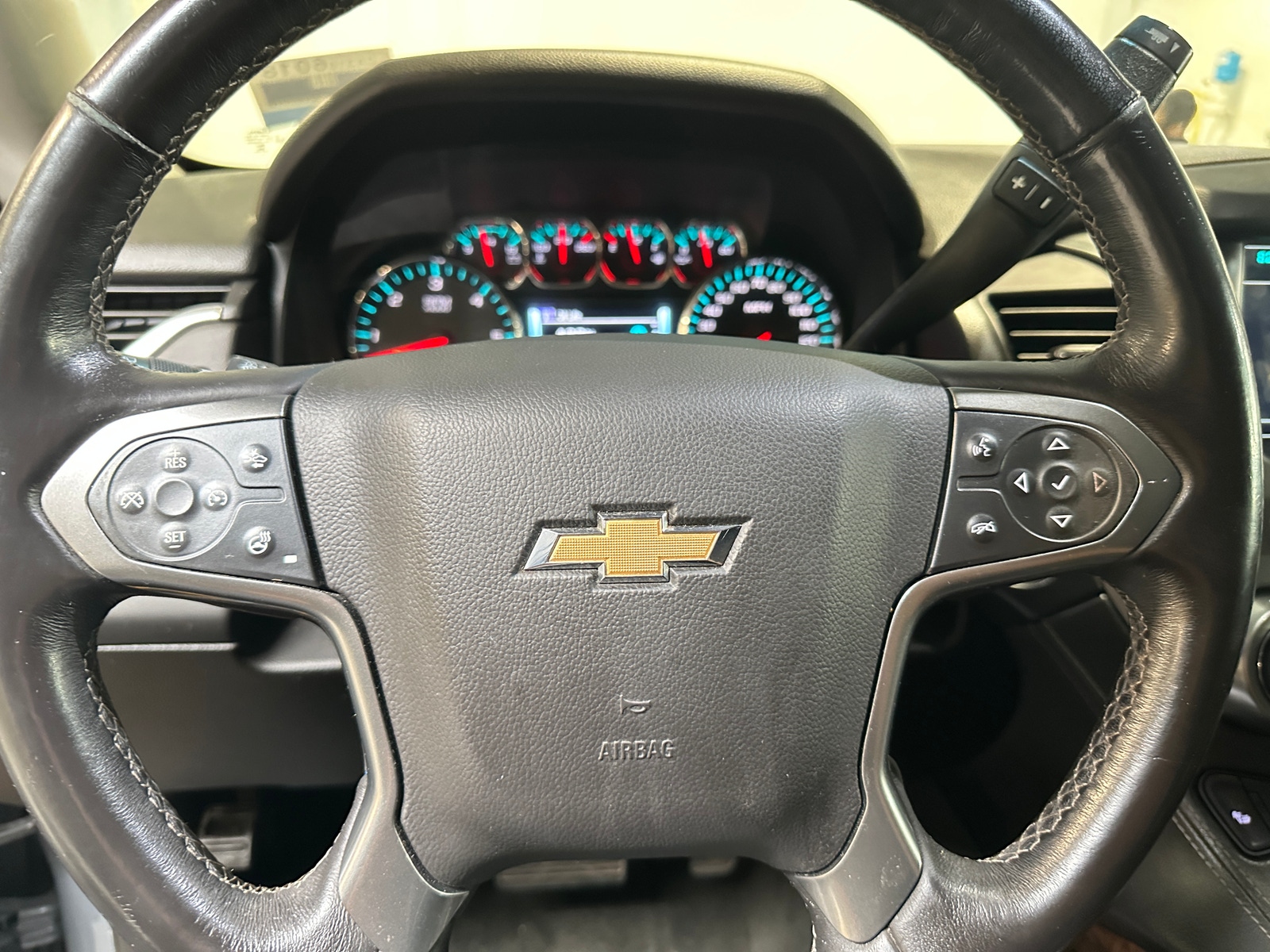 Thumbnail: 2016 Chevrolet Suburban - 4