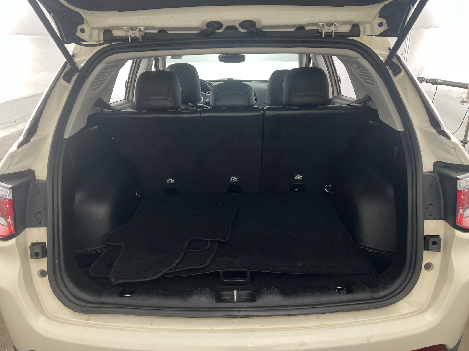 Thumbnail: 2019 Jeep Compass - 6