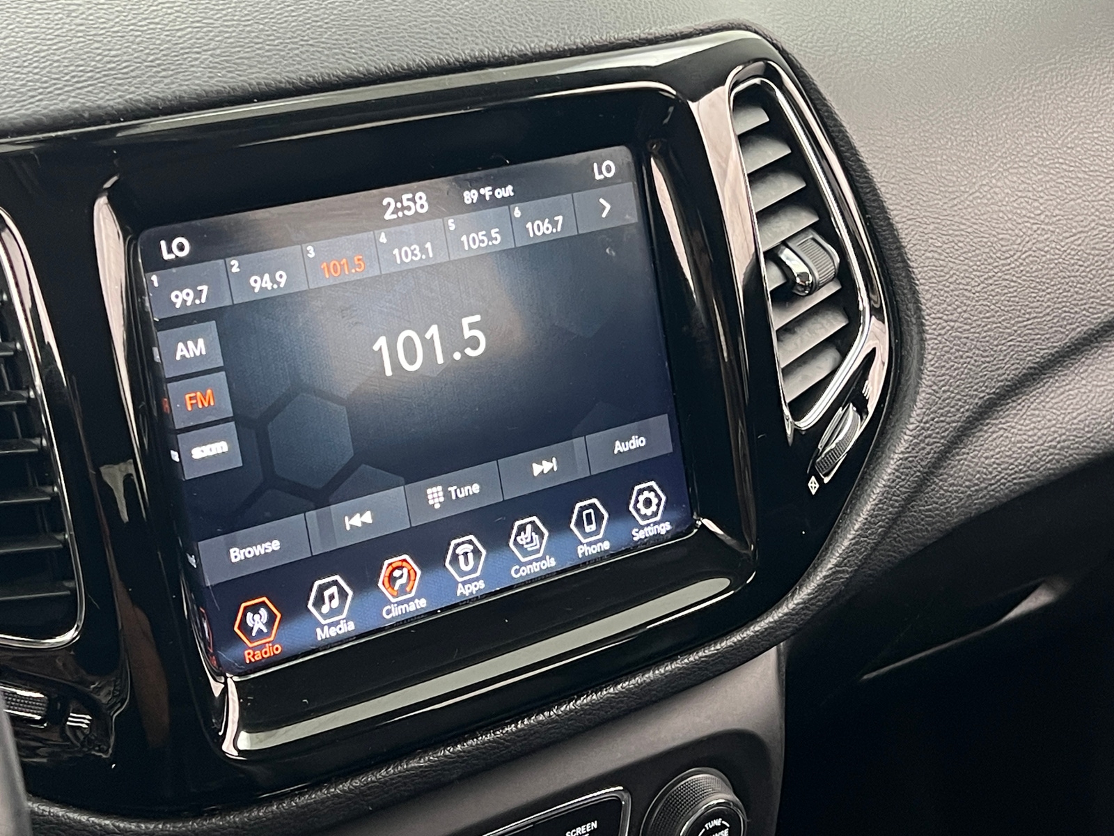 Thumbnail: 2019 Jeep Compass - 3