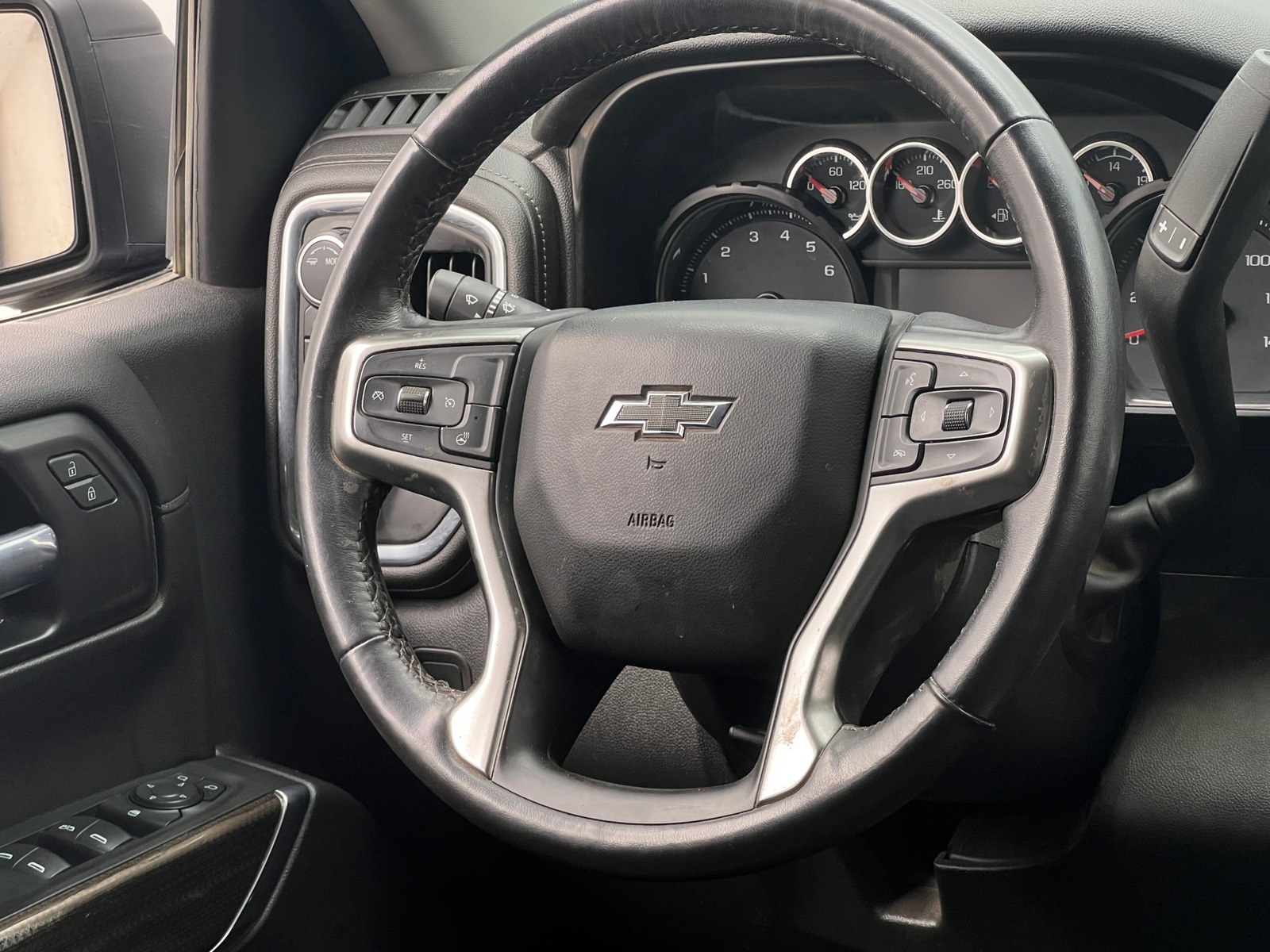 Thumbnail: 2021 Chevrolet Silverado 1500 - 5
