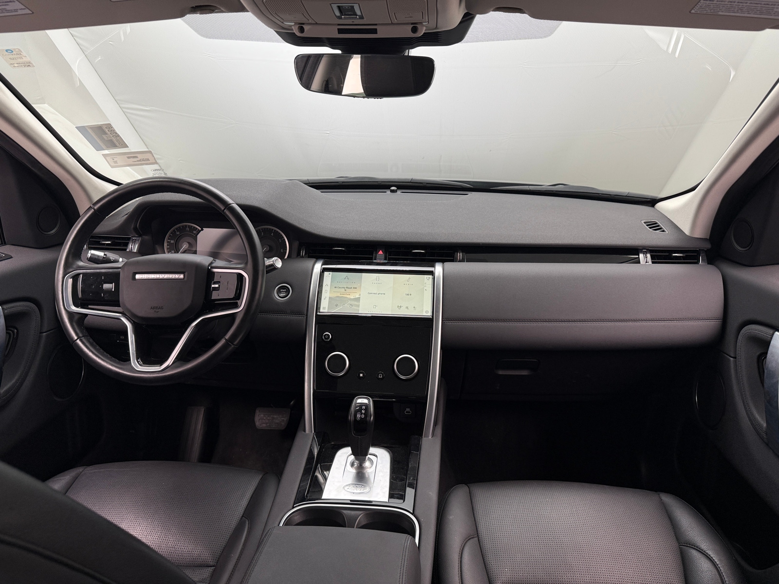 Thumbnail: 2022 Land Rover Discovery Sport - 2