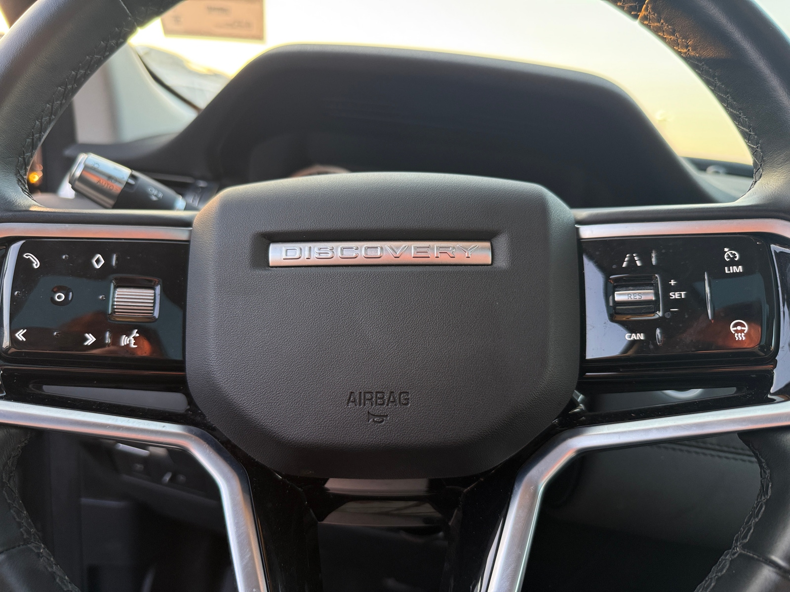 Thumbnail: 2022 Land Rover Discovery Sport - 4