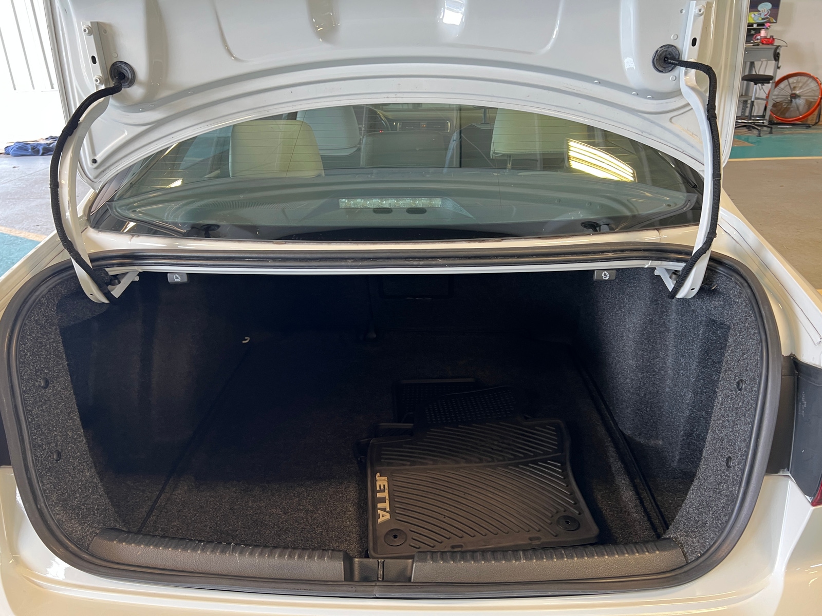 Thumbnail: 2016 Volkswagen Jetta - 6
