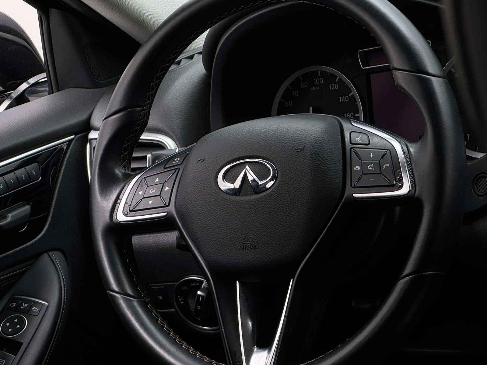 Thumbnail: 2018 INFINITI QX30 - 4