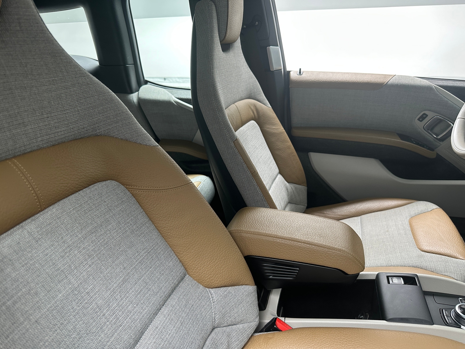 Thumbnail: 2017 BMW i3 - 2